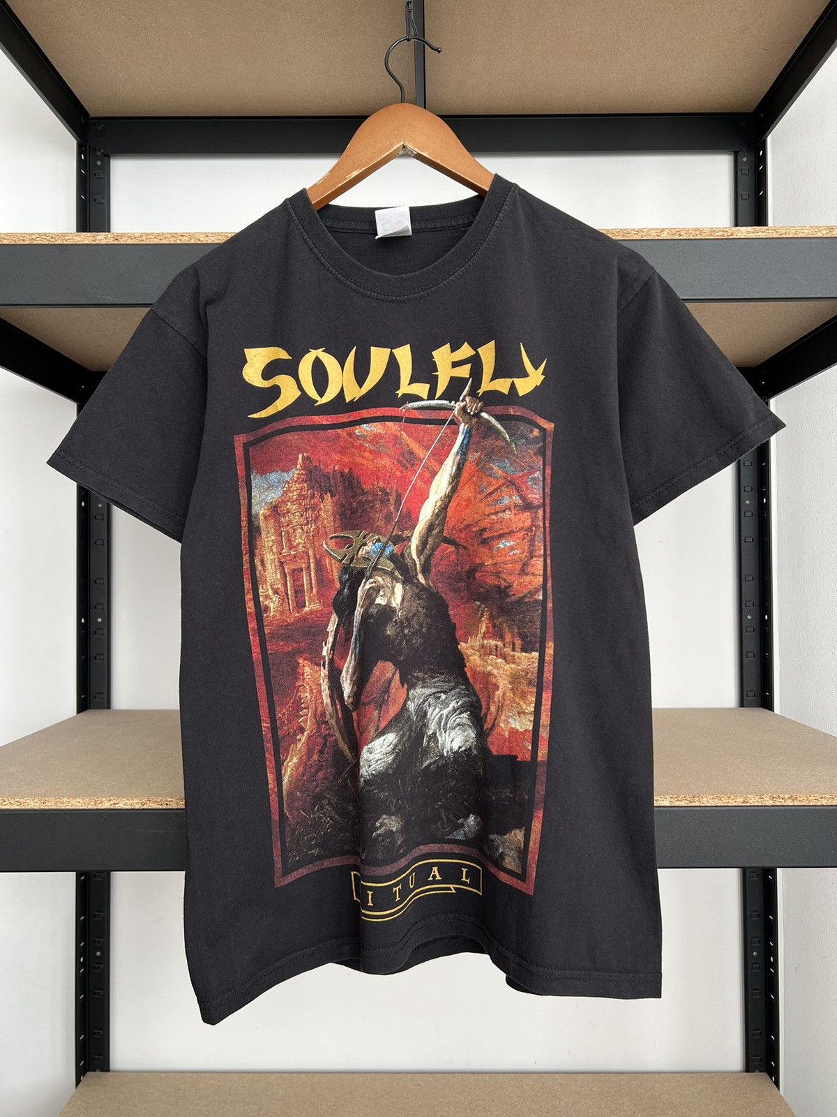 Band Tees Vintage 2019 Soulfly Ritual Metal Band Black T-shirt Size US M / EU 48-50 / 2 - 1 Thumbnail