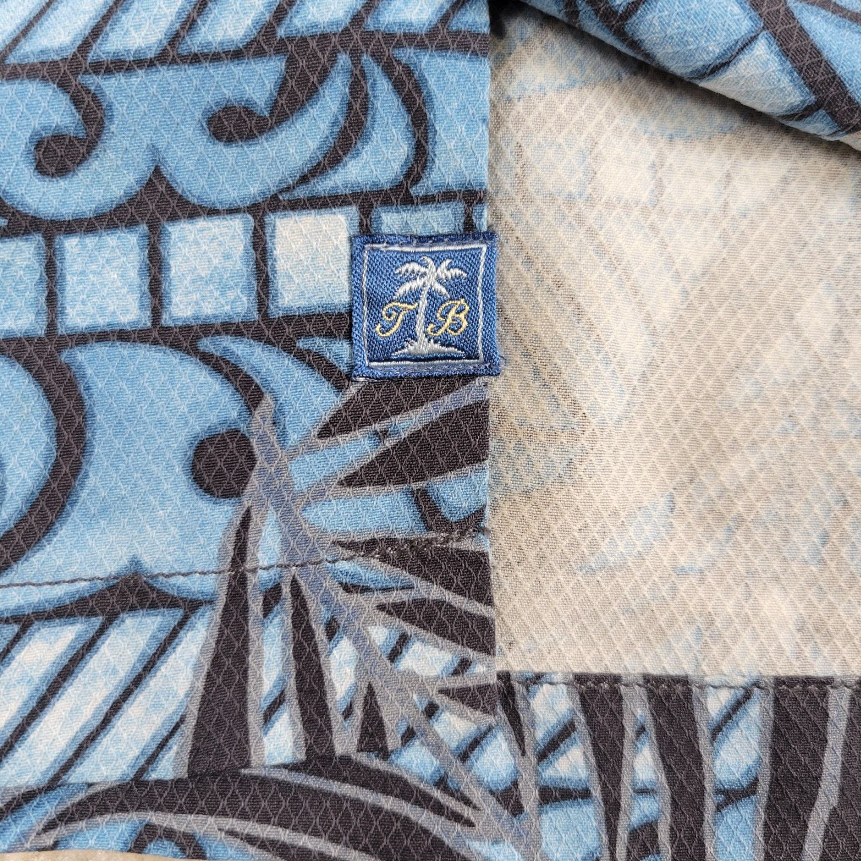 Tommy Bahama Tommy Bahama Silk Shirt Men XL Blue Floral Aztec Tribal Hawaiian Shirt - Button-Up, Short Sleeve, Collared, Casual, Travel, Regular Fit Size US XL / EU 56 / 4 - 7 Thumbnail