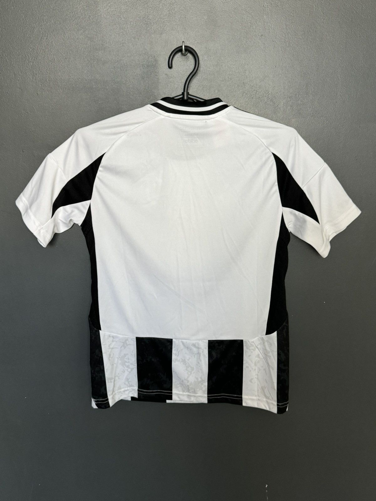Adidas KIDS New Juventus 24/25 Home Football Jersey T-Shirt Size US XS / EU 42 / 0 - 2 Thumbnail