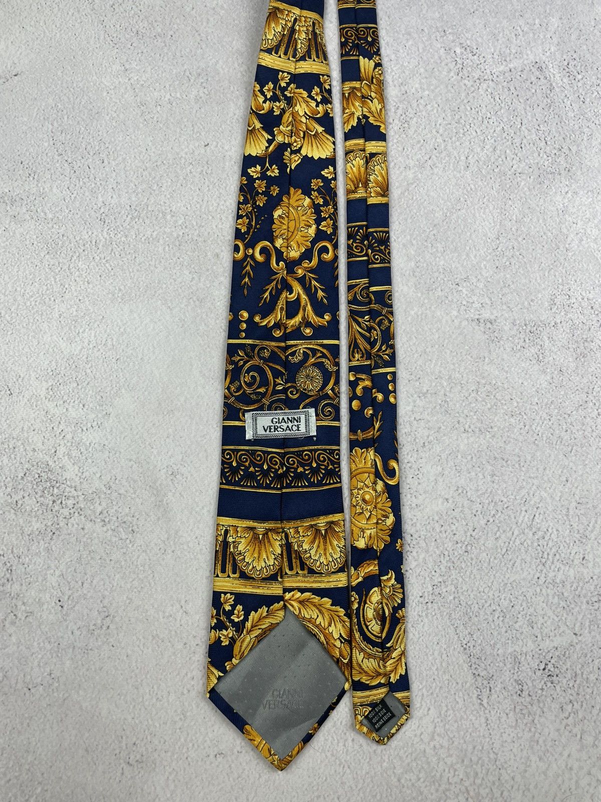 Versace Gianni Versace Vintage Silk Tie Baroque Pattern Navy Gold Size ONE SIZE - 7 Thumbnail