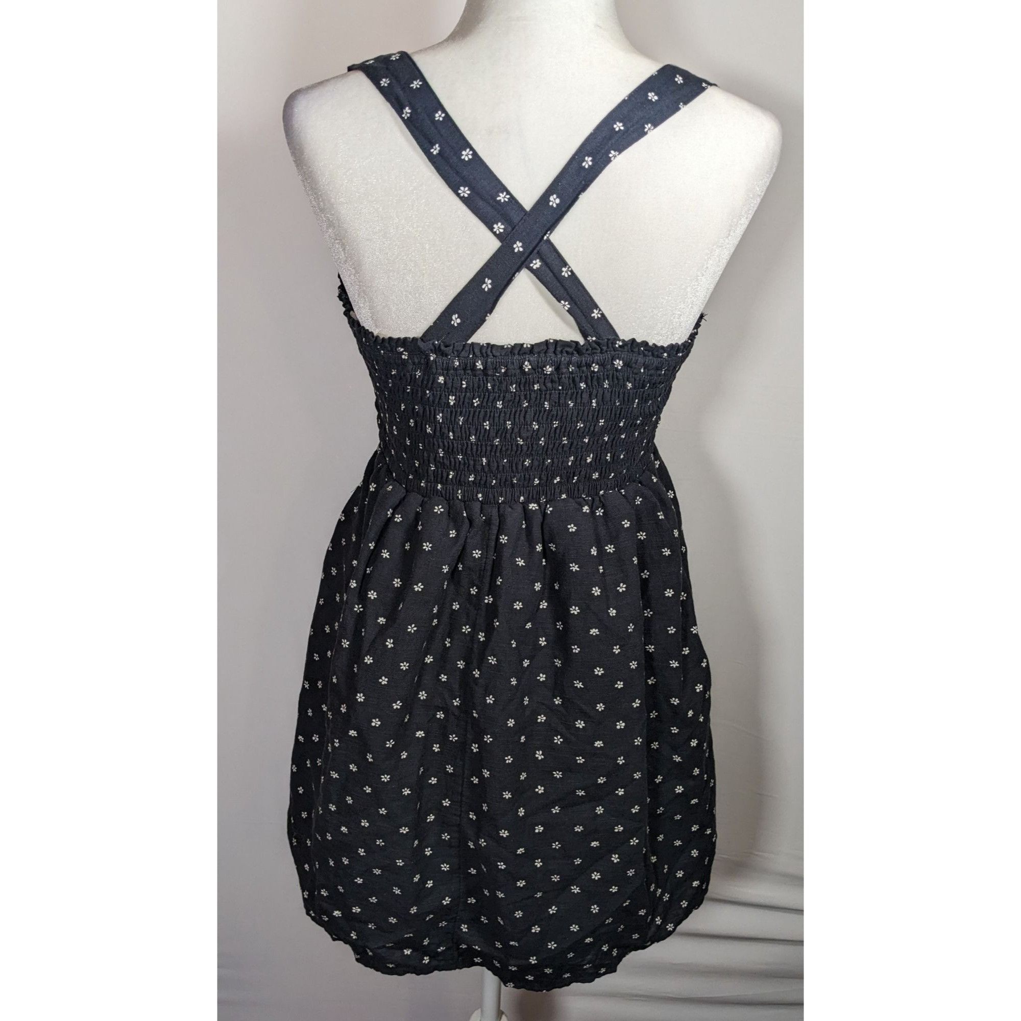 American Eagle Outfitters American Eagle Summery Black Floral Mini Dress Size XS / US 0-2 / IT 36-38 - 5 Thumbnail