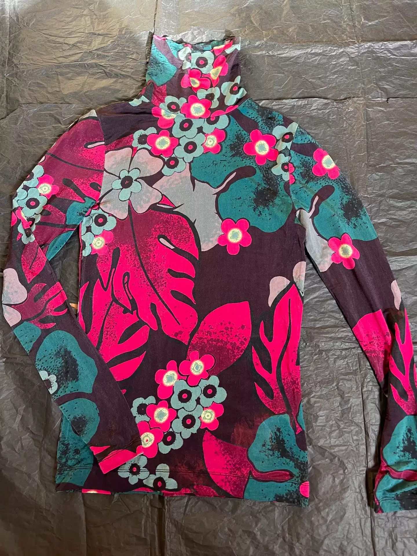 Dries van noten, beautiful printed high-necked bottoming T