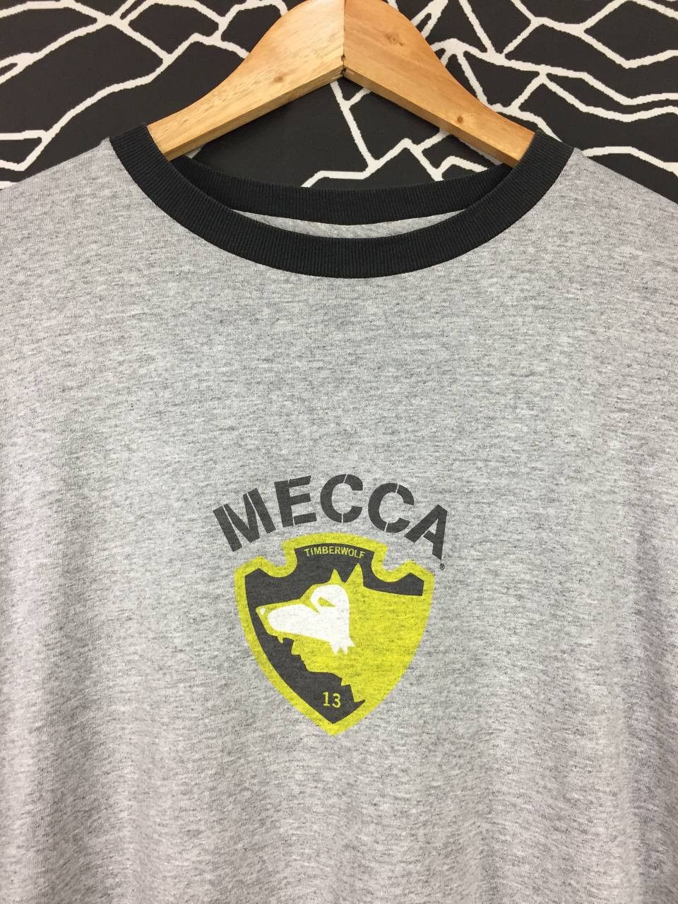 Mecca Vtg 90s Mecca Timberwolf USA 13th Inf Div Longsleeve Tee Size US L / EU 52-54 / 3 - 3 Thumbnail