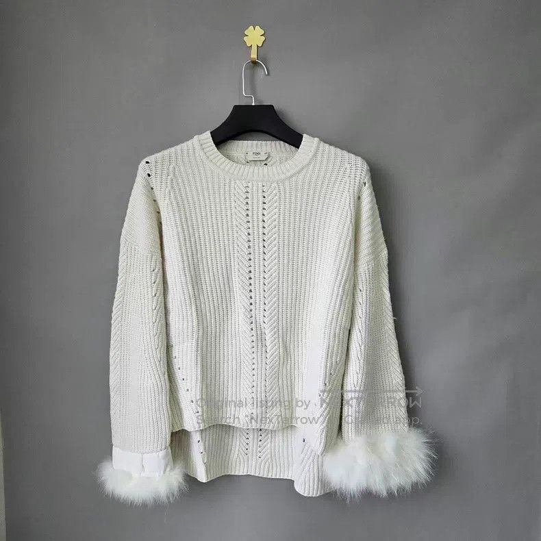 Fendi Fendi Cashmere fox fur cuff sweater Size XS / US 0-2 / IT 36-38 - 1 Thumbnail