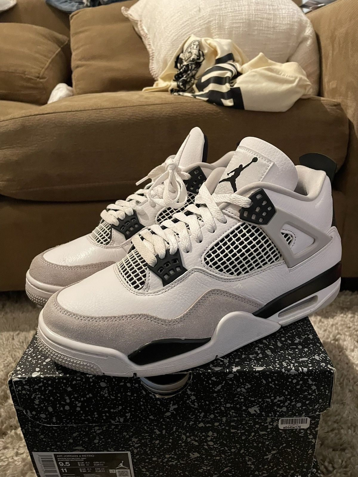 JORDAN 4 MILITARY BLACK SZ 9.5