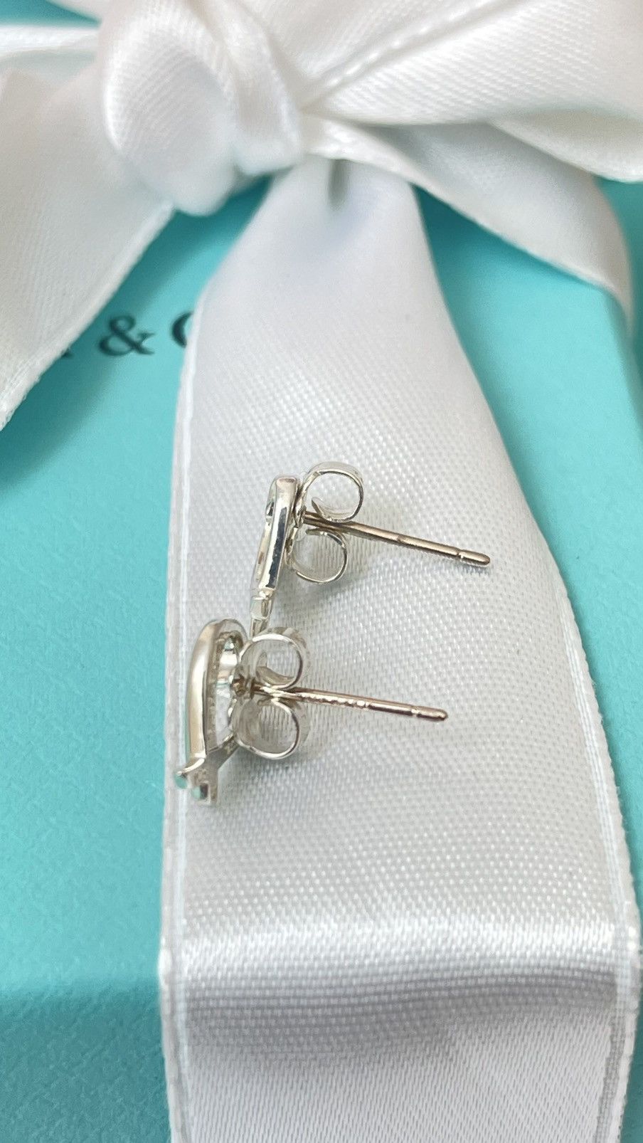 Tiffany & Co. Tiffany Paloma Picasso Loving Heart Earrings Silver NEW $525 Size ONE SIZE - 15 Thumbnail