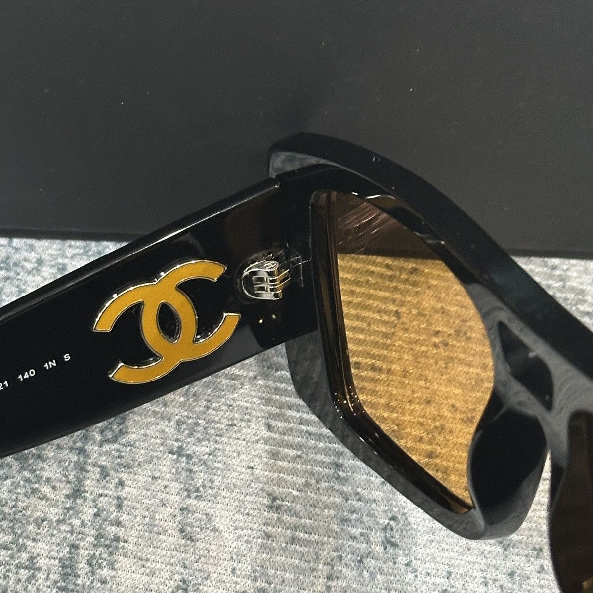 Chanel CHANEL 0CH5539 1799/7 SUNGLASSES Size ONE SIZE - 8 Thumbnail