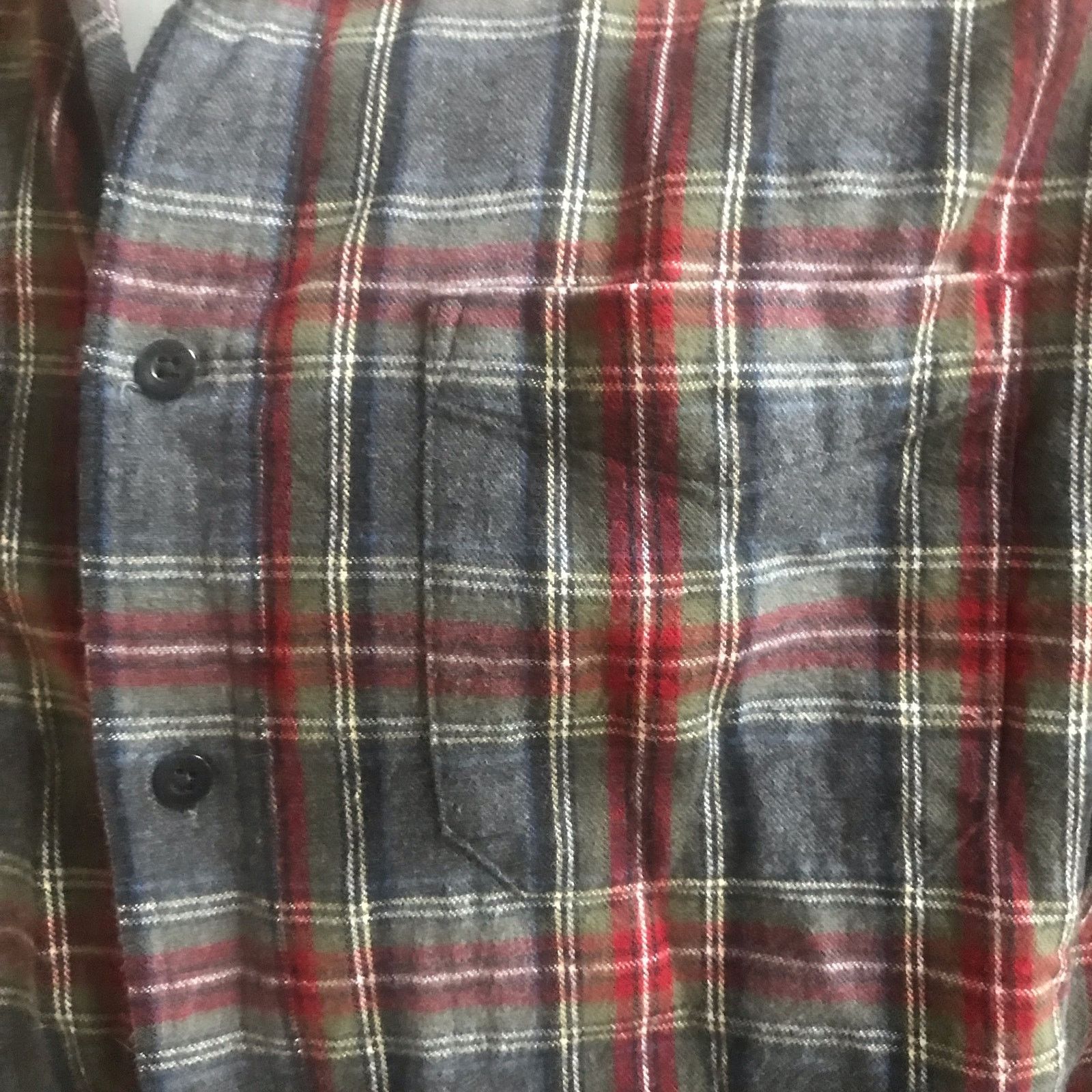 L.L. Bean L.L. Bean Flannel Plaid Gray Red Button Down Size L Tall Size US L / EU 52-54 / 3 - 5 Thumbnail