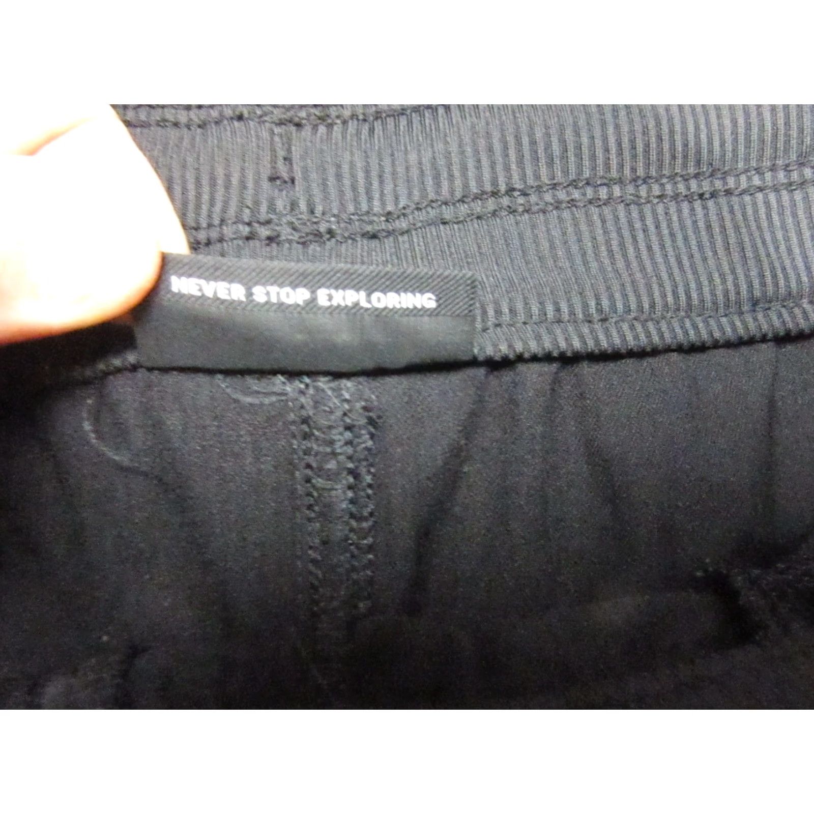 The North Face The North Face Shorts Womens Small Black Aphrodite Side Slit Nylon Size 28" / US 6 / IT 42 - 7 Thumbnail
