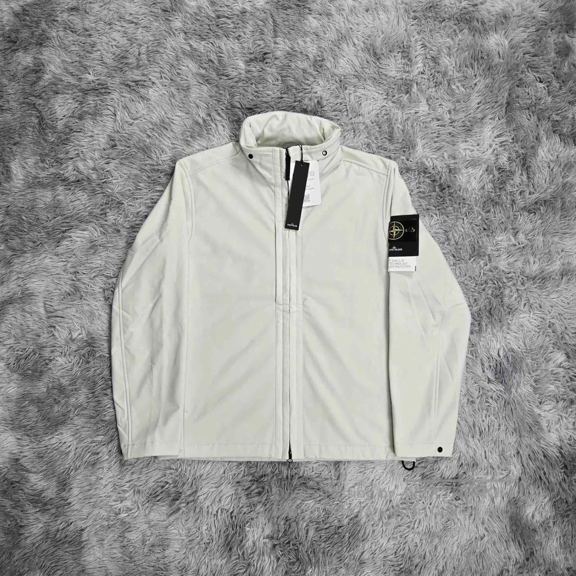 Stone Island stone island softshell jacket in ivory white. Size US XXL / EU 58 / 5 - 1 Thumbnail