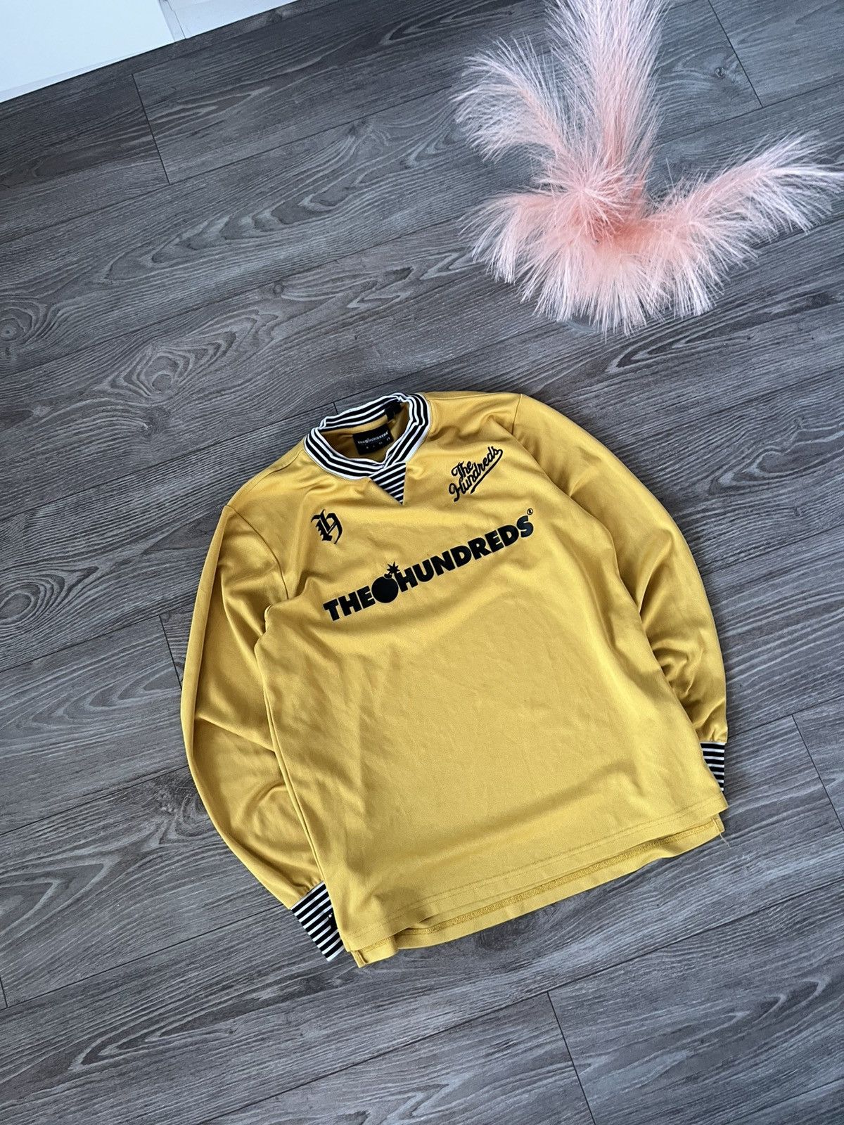Japanese Brand × The Hundreds ‼️The Hundreds Big Printed Back Logo Jersey Style Tee‼️ Size US S / EU 44-46 / 1 - 5 Thumbnail