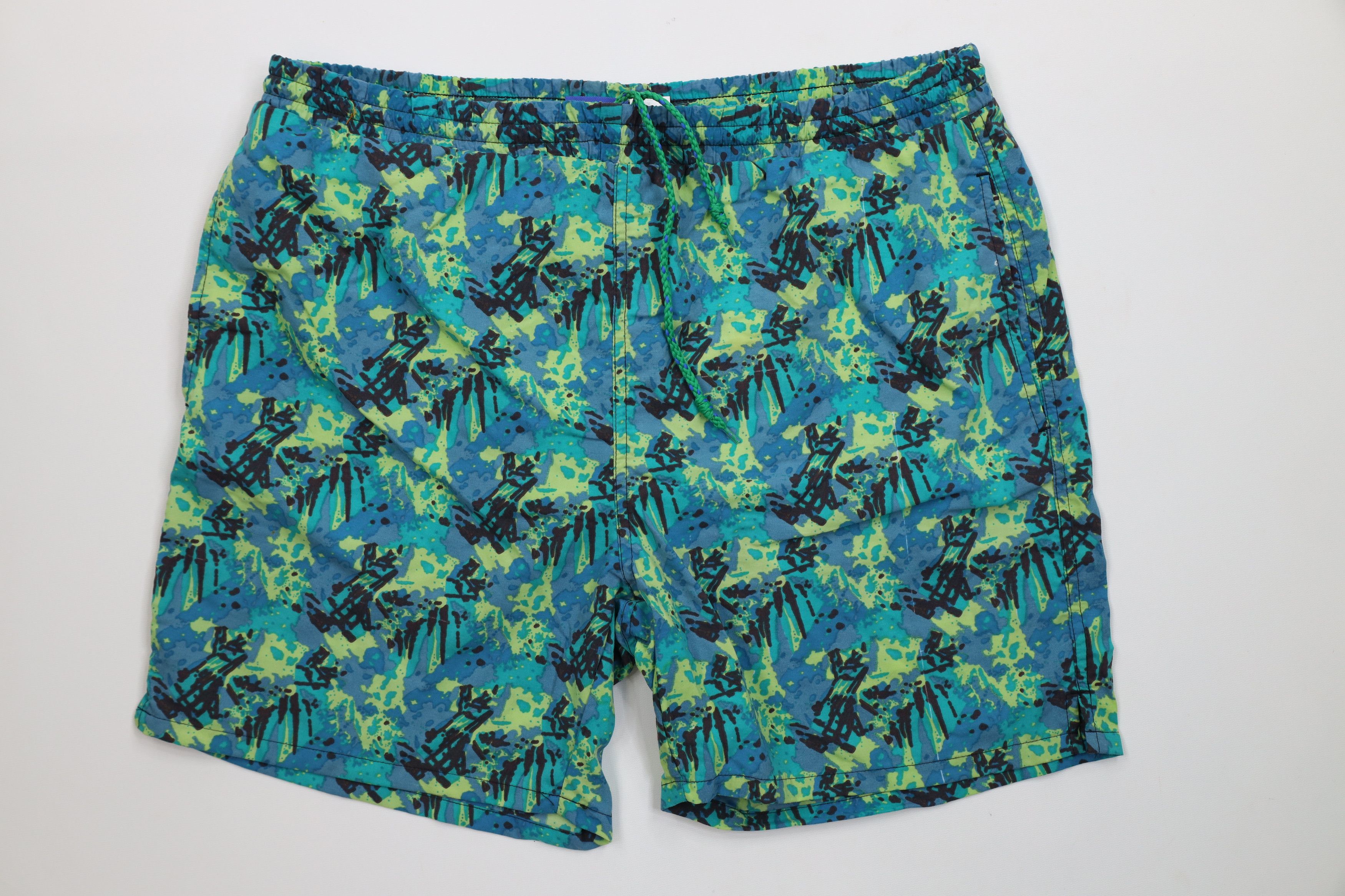 Vintage Vintage 90s Streetwear Paint Splatter Lined Shorts Trunks Size US 34 / EU 50 - 1 Thumbnail