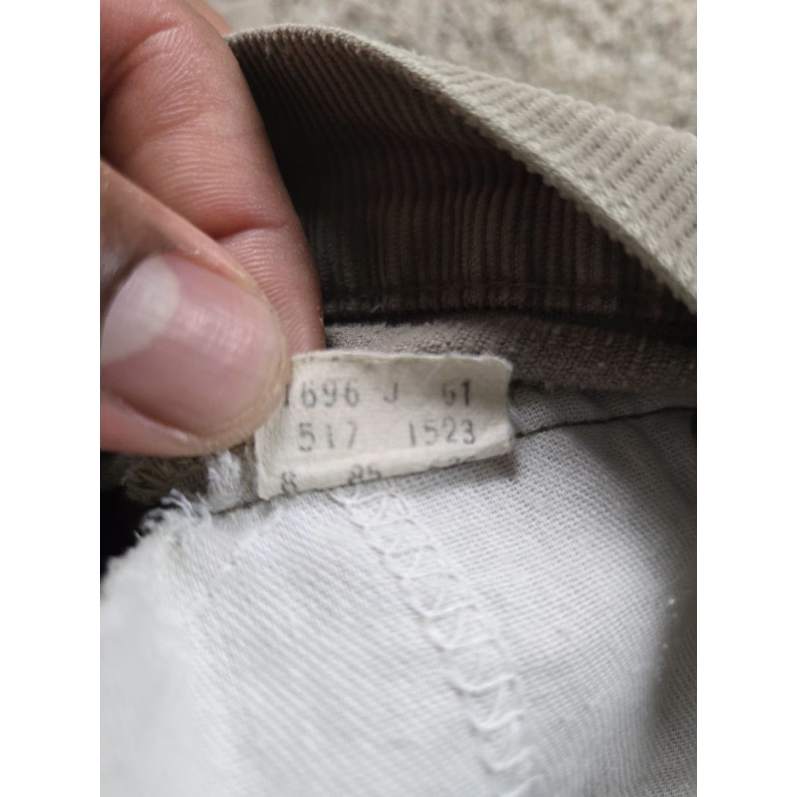 Levi's VINTAGE Levi's 517 Jeans Mens 31x28 Brown Corduroy Bootcut White Tab 80s Jeans Mens 31 Brown Corduroy Bootcut 80s Levi's 517 Size US 31 - 6 Thumbnail