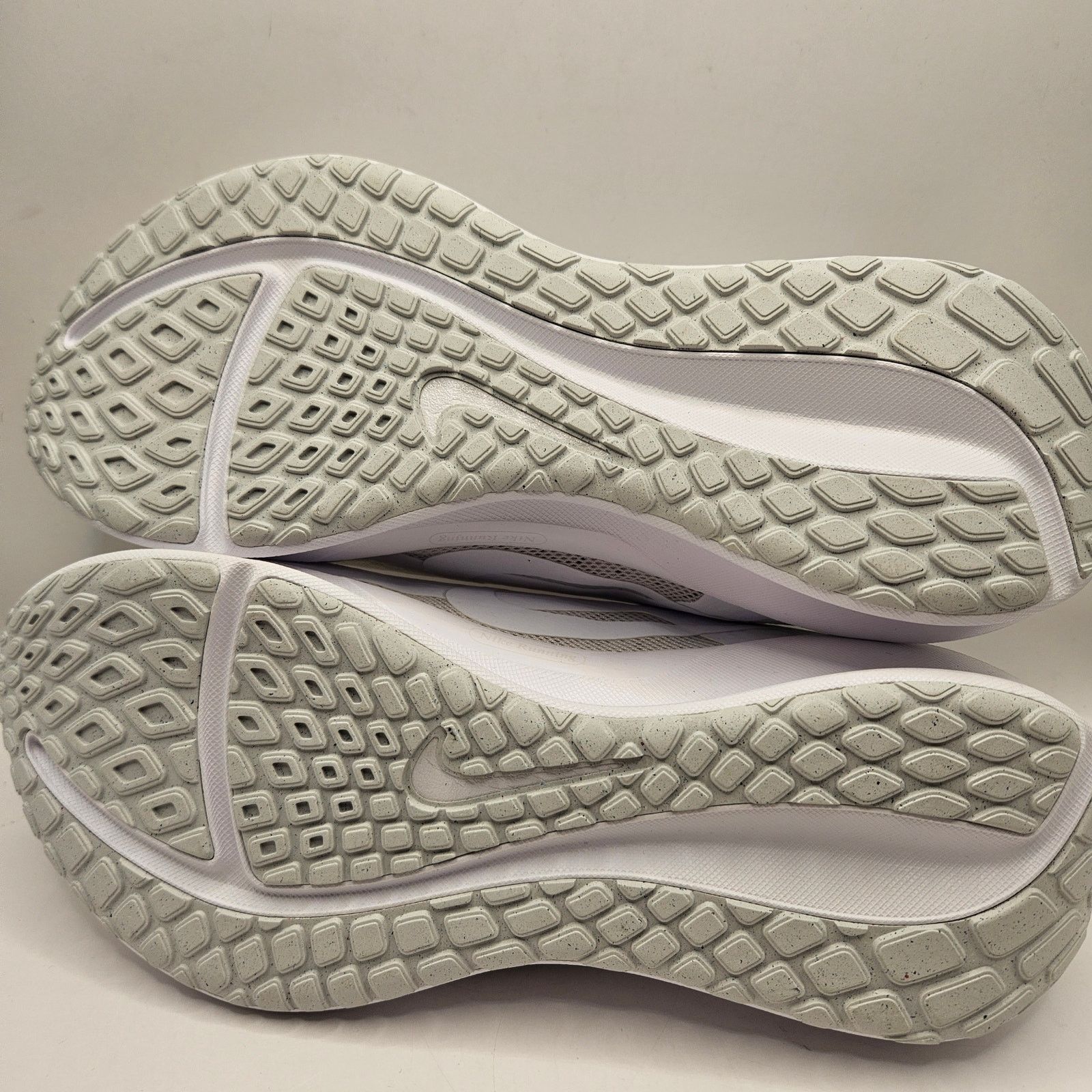 Nike NIKE MEN'S 11 DOWNSHIFTER 13 WHITE WOLF GREY FD6454-100 NWOB Size US 11 / EU 44 - 5 Thumbnail
