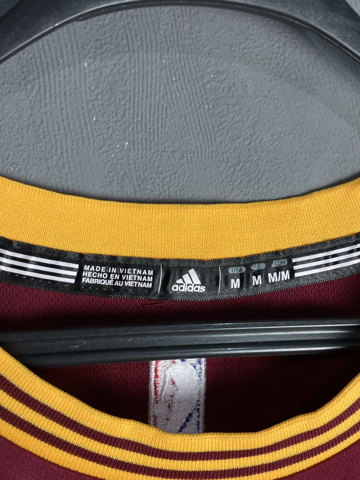 Adidas Vintage NBA Cleveland LeBron James 2016 #23 Jersey Size US M / EU 48-50 / 2 - 6 Thumbnail