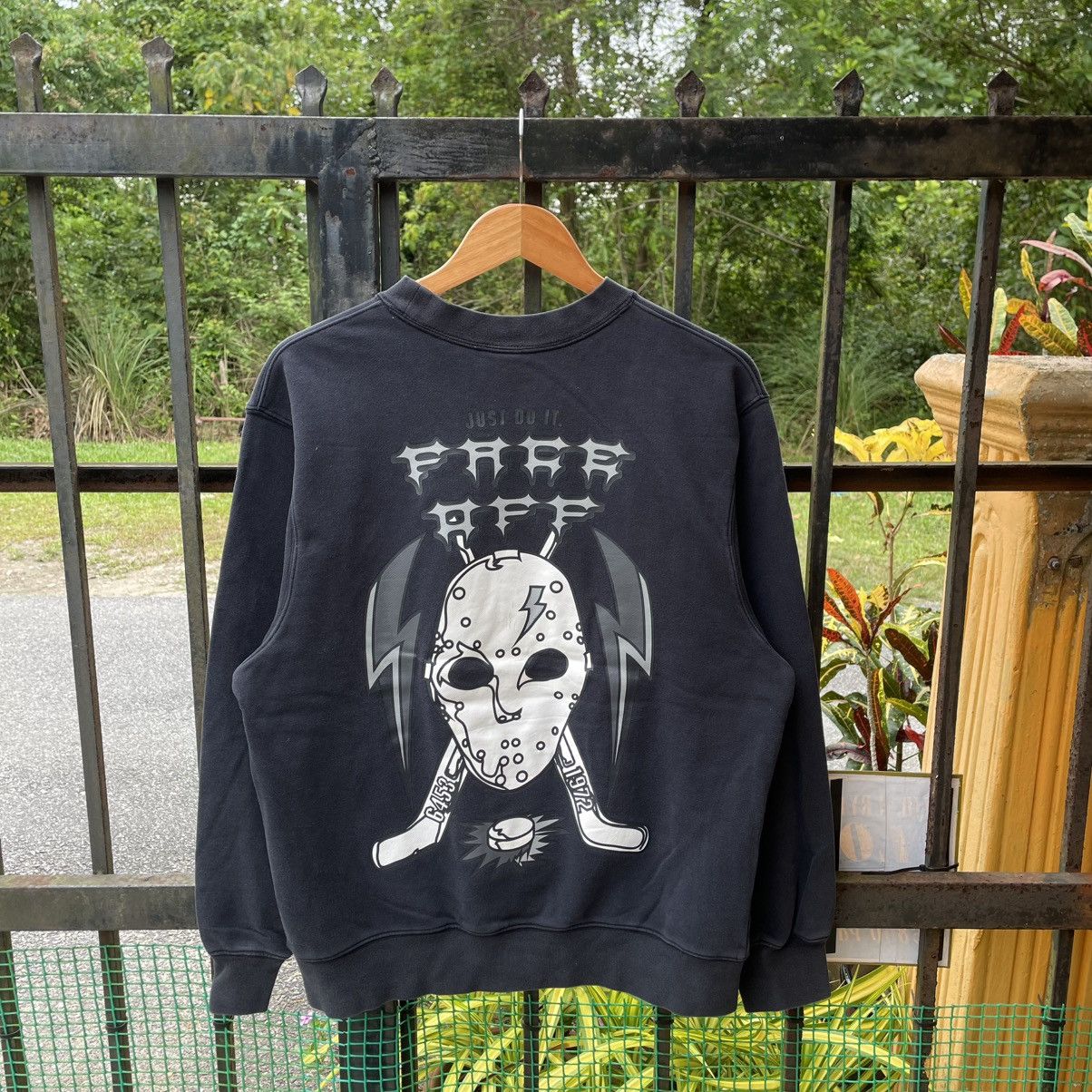 Nike × Vintage 🔥Vintage Y2K Nike Face Off Big Skull Logo Sweatshirts Size US M / EU 48-50 / 2 - 1 Thumbnail