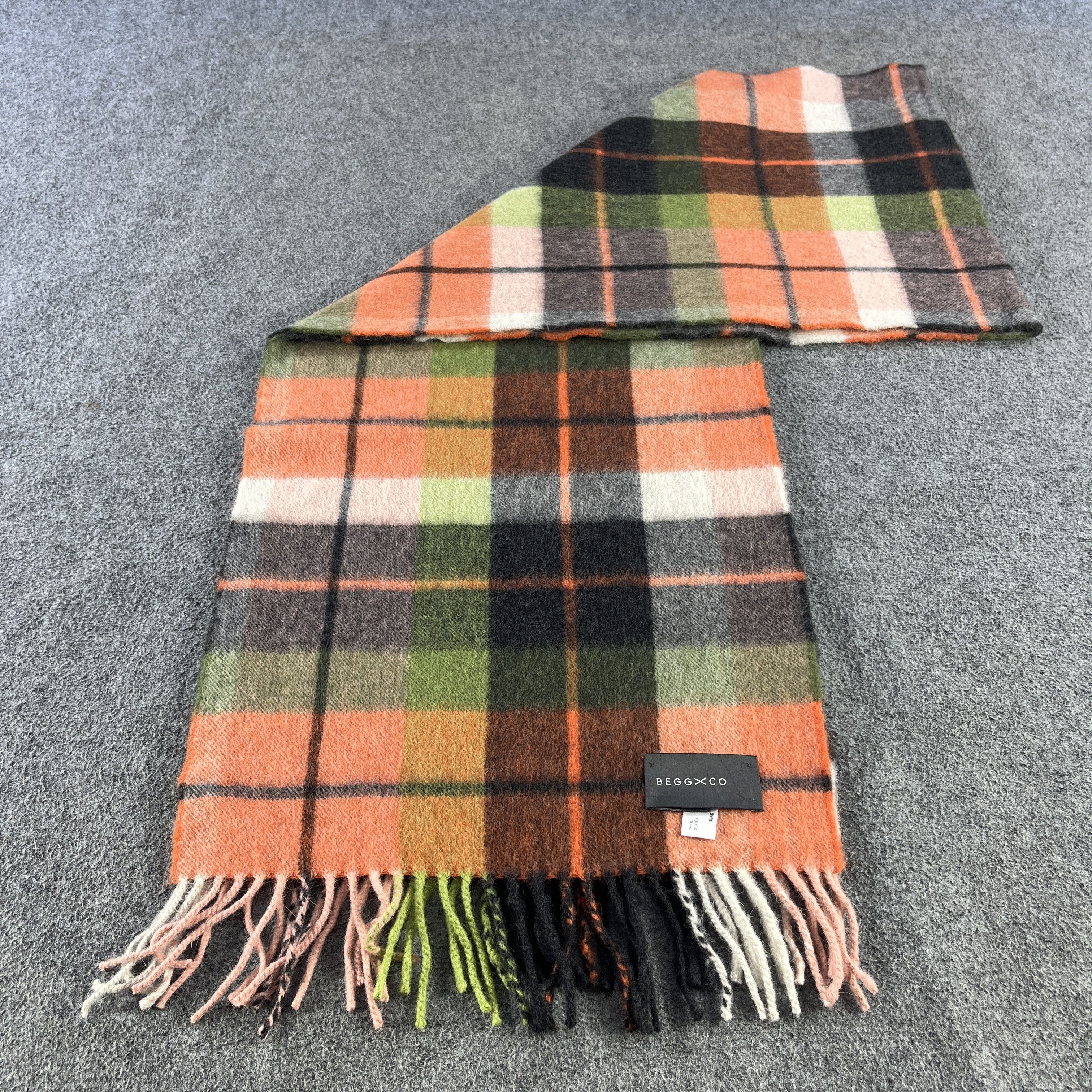 Begg x Co Begg & Co. Scarf / Muffler / Neckwear T1376 Size ONE SIZE - 3 Thumbnail