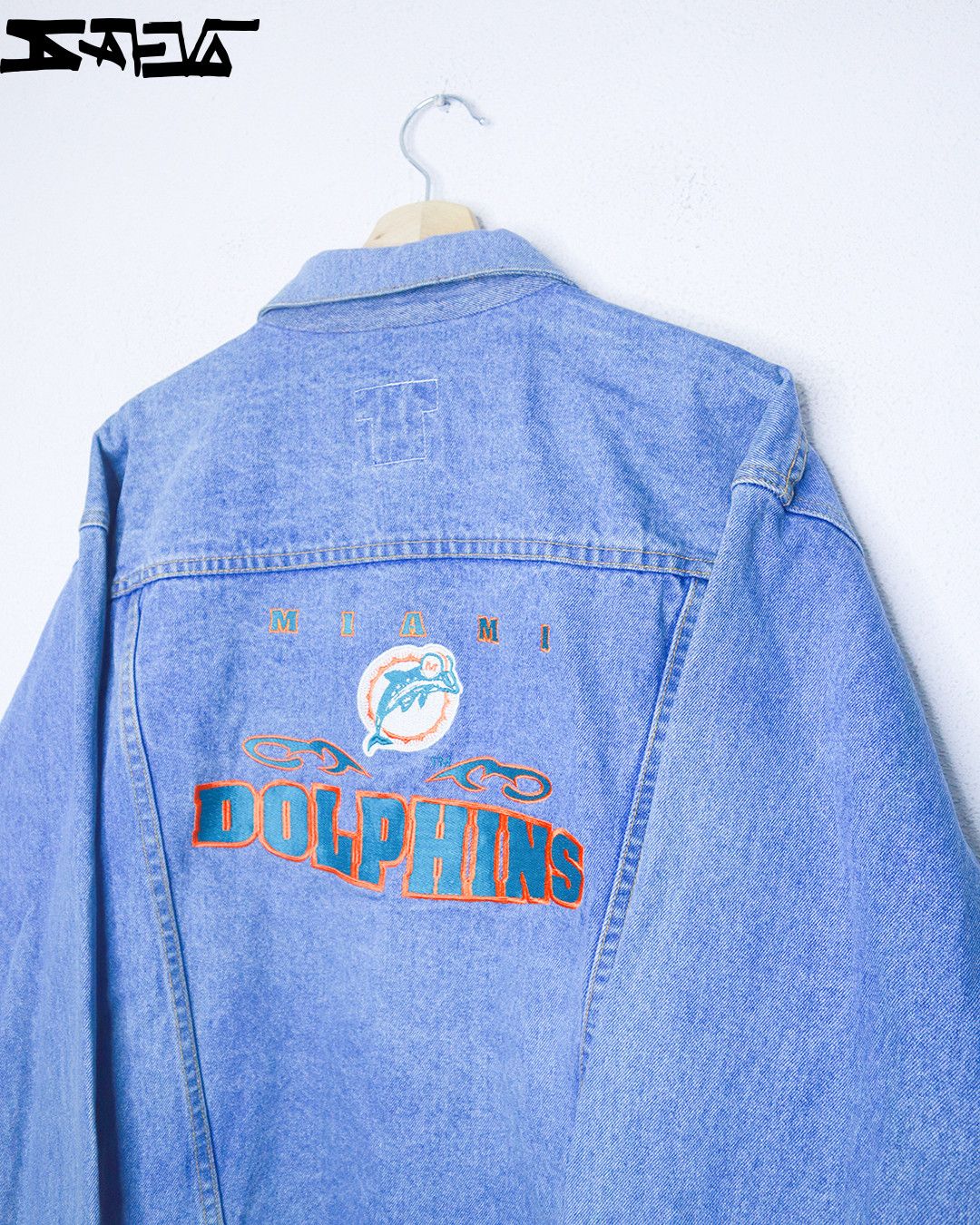 Vintage Denim Jacket Miami Dolphins x NFL Size US M / EU 48-50 / 2 - 5 Thumbnail