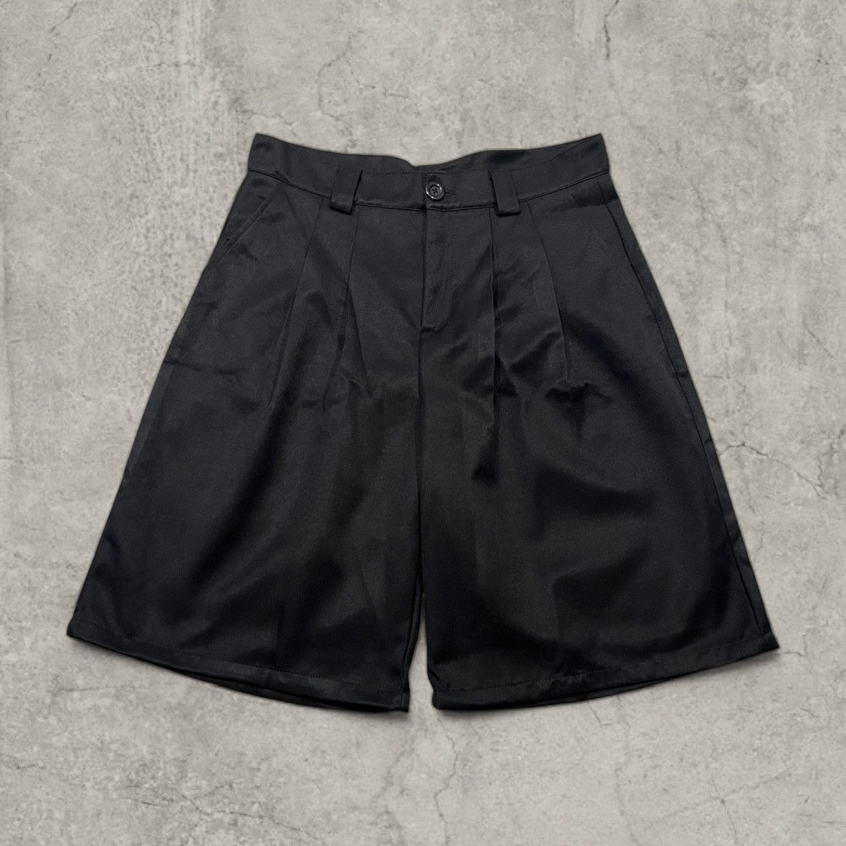 Japanese Brand Wide leg Japanese style tailored shorts in black. Size L Size US 34 / EU 50 - 1 Thumbnail