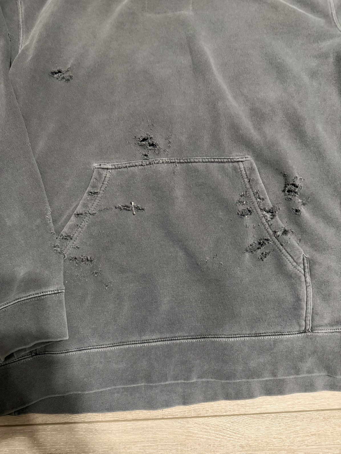 Vintage Sun-faded and Destroyed Hoodie Size US L / EU 52-54 / 3 - 4 Thumbnail