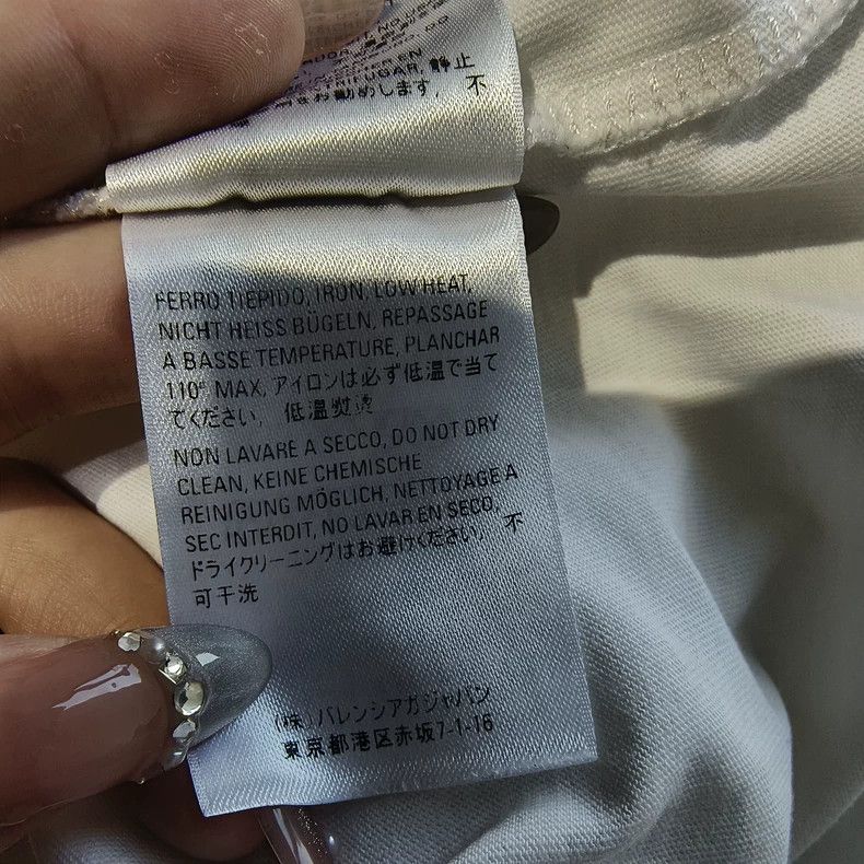 Balenciaga Balenciaga White round neck short short sleeve Size US M / EU 48-50 / 2 - 6 Thumbnail