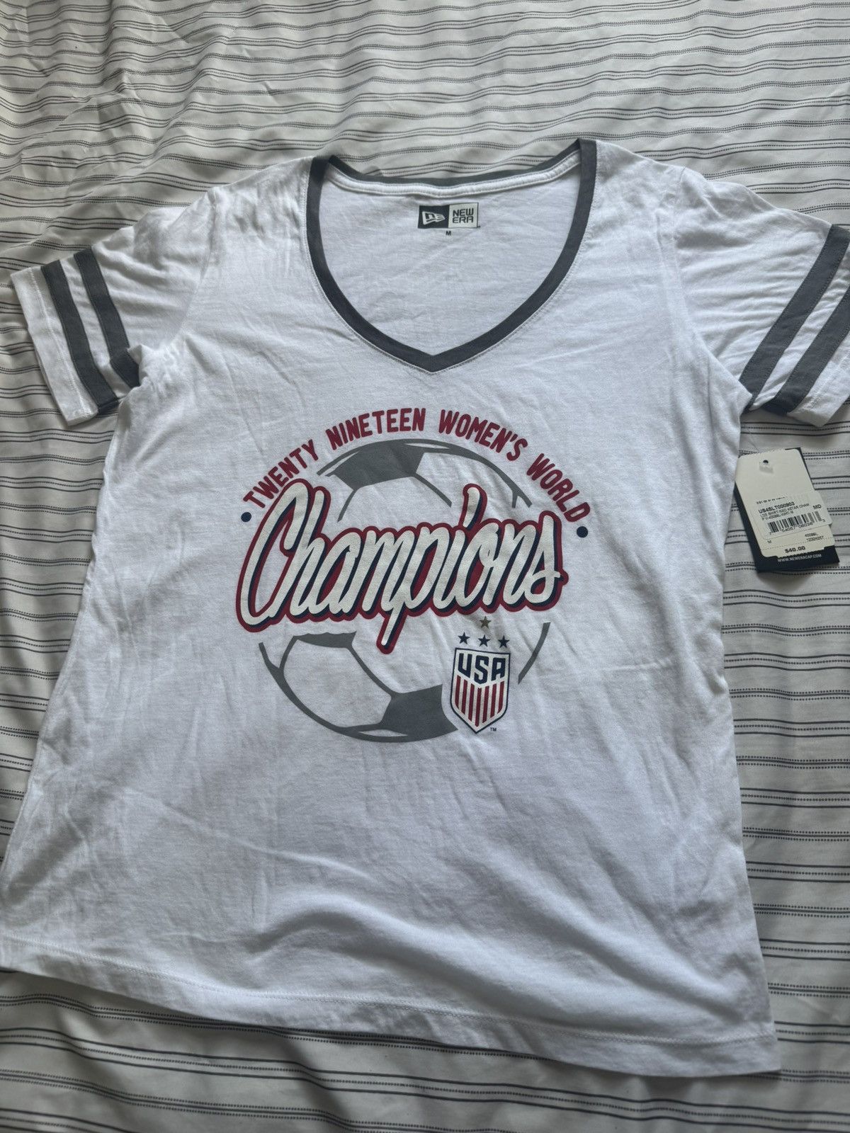 New Era NWT USA Women’s Soccer Champions Tee Medium Size M / US 6-8 / IT 42-44 - 2 Thumbnail