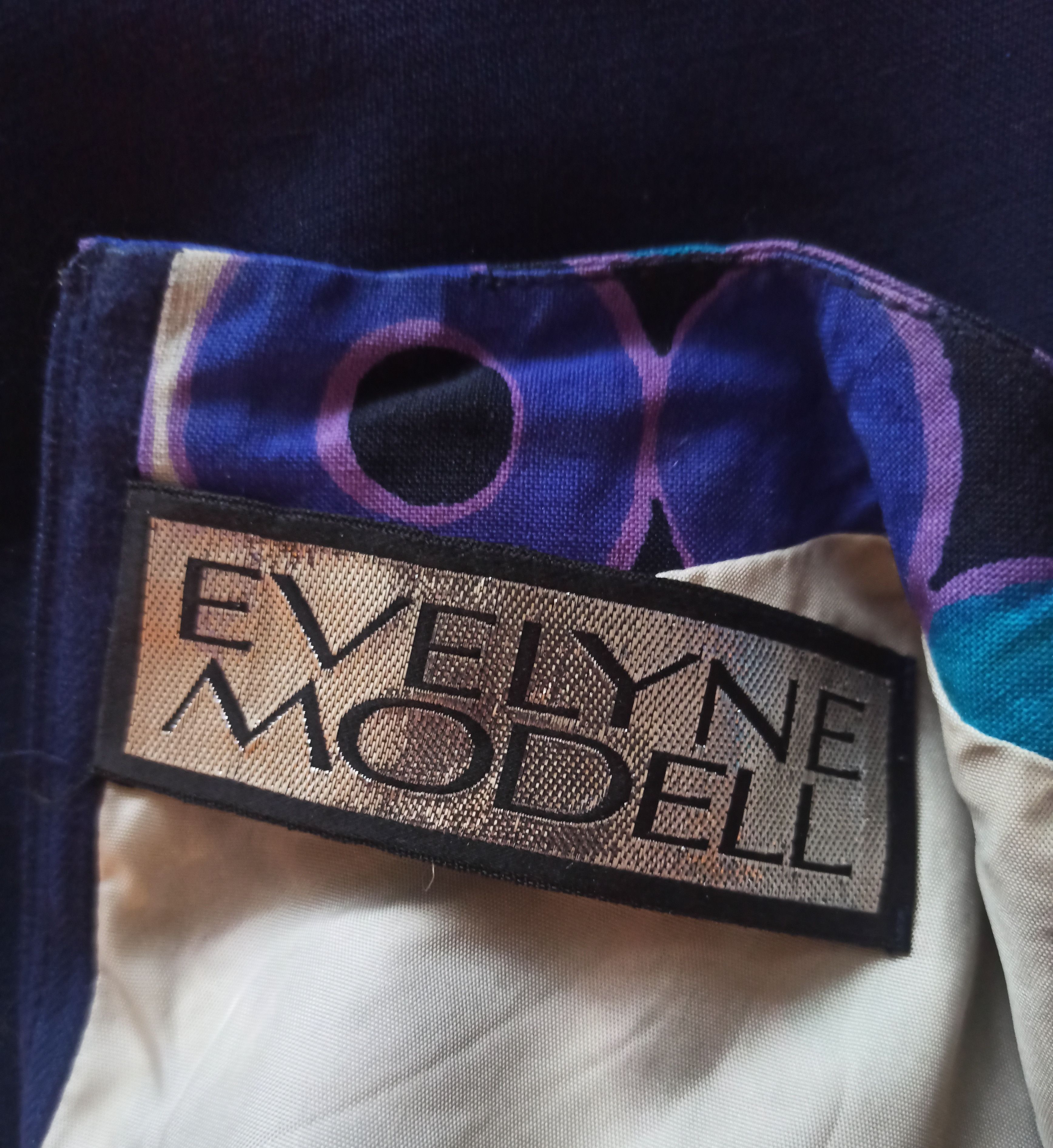 Vintage Evelyne model Paris vintage wool dress, size XS/S Size XS / US 0-2 / IT 36-38 - 3 Thumbnail