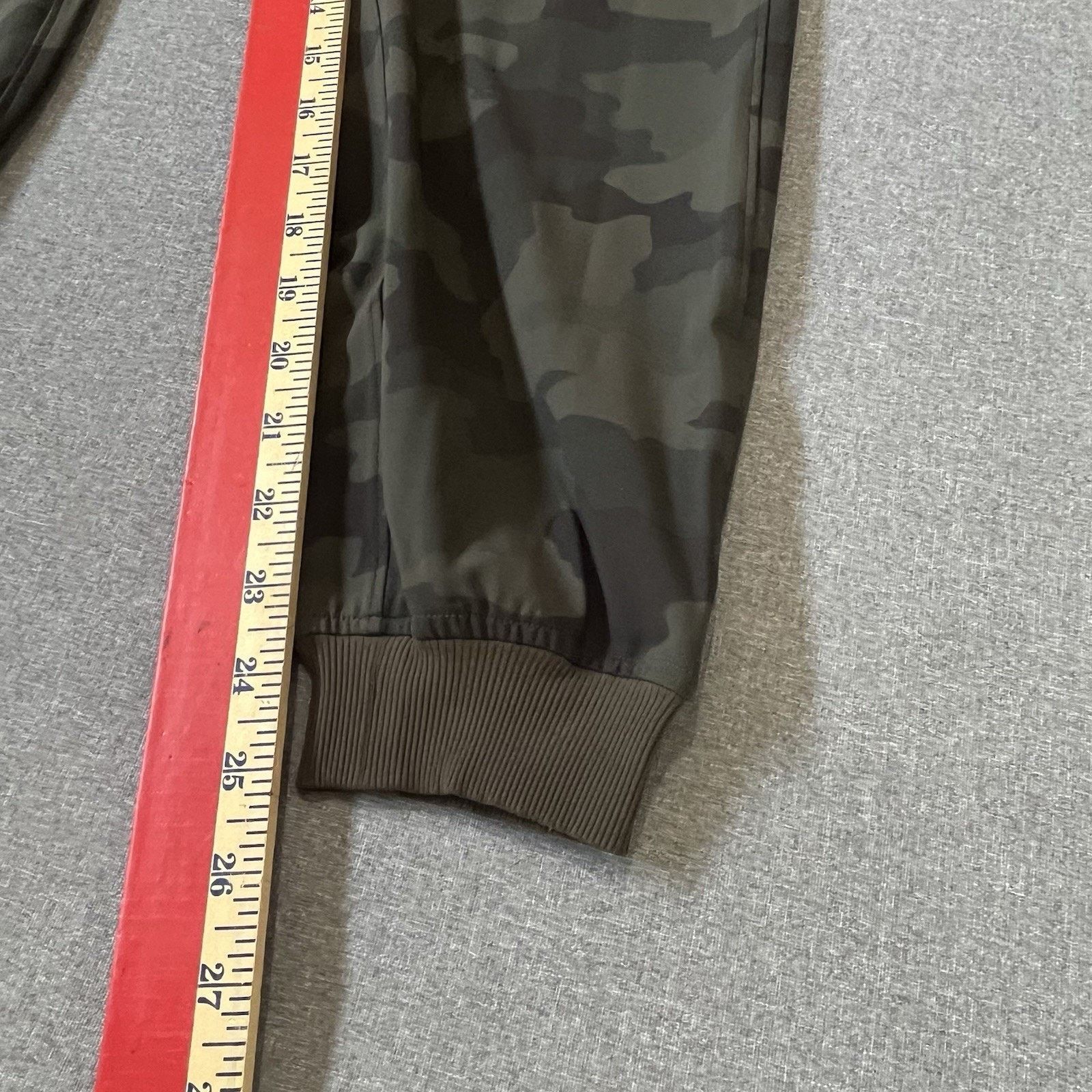 Lululemon Lululemon On the Fly Jogger Size 2 Luxtreme Camo Dark Olive Size 26" / US 2 / IT 38 - 5 Thumbnail