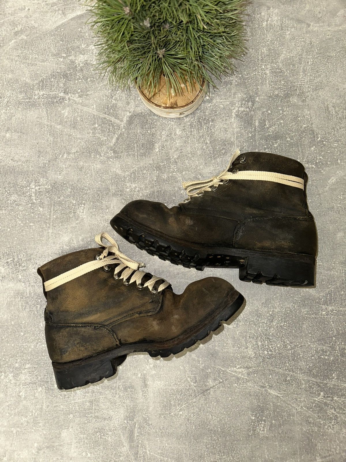 Vintage Vintage Military Brown Leather Boots Y2K style Size US 10 / EU 43 - 9 Thumbnail