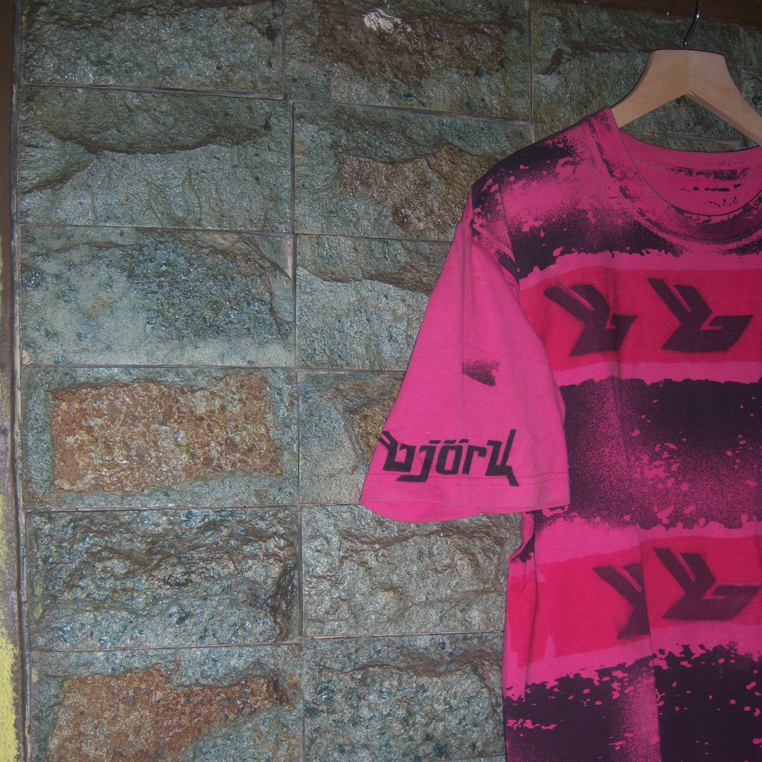 Band Tees × Handmade 1 of 1 Bjork T shirt Handmade Size US L / EU 52-54 / 3 - 6 Thumbnail