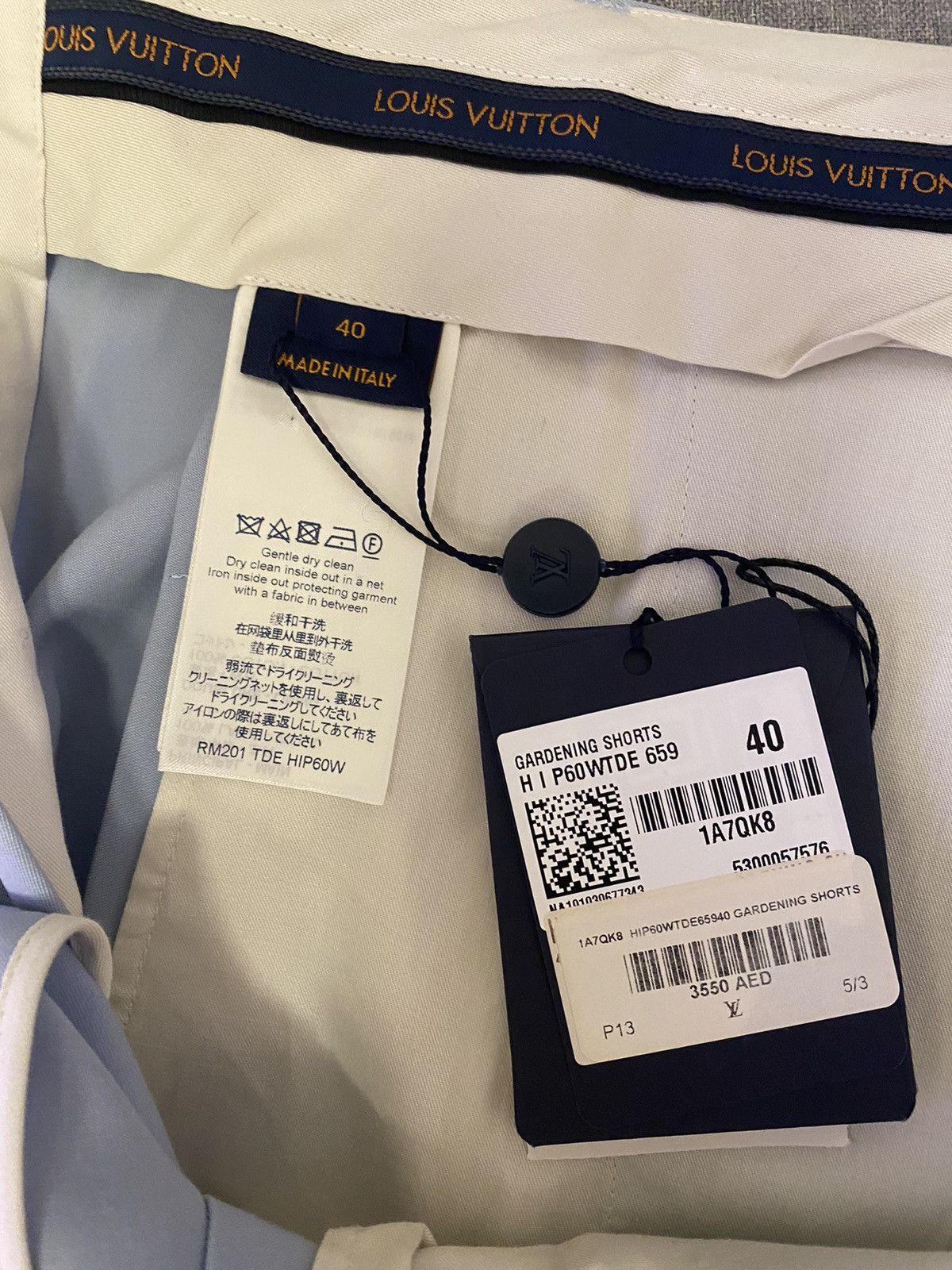 Louis Vuitton × Virgil Abloh Louis Vuitton light blue wool gardening shorts 40 Size US 32 / EU 48 - 7 Thumbnail
