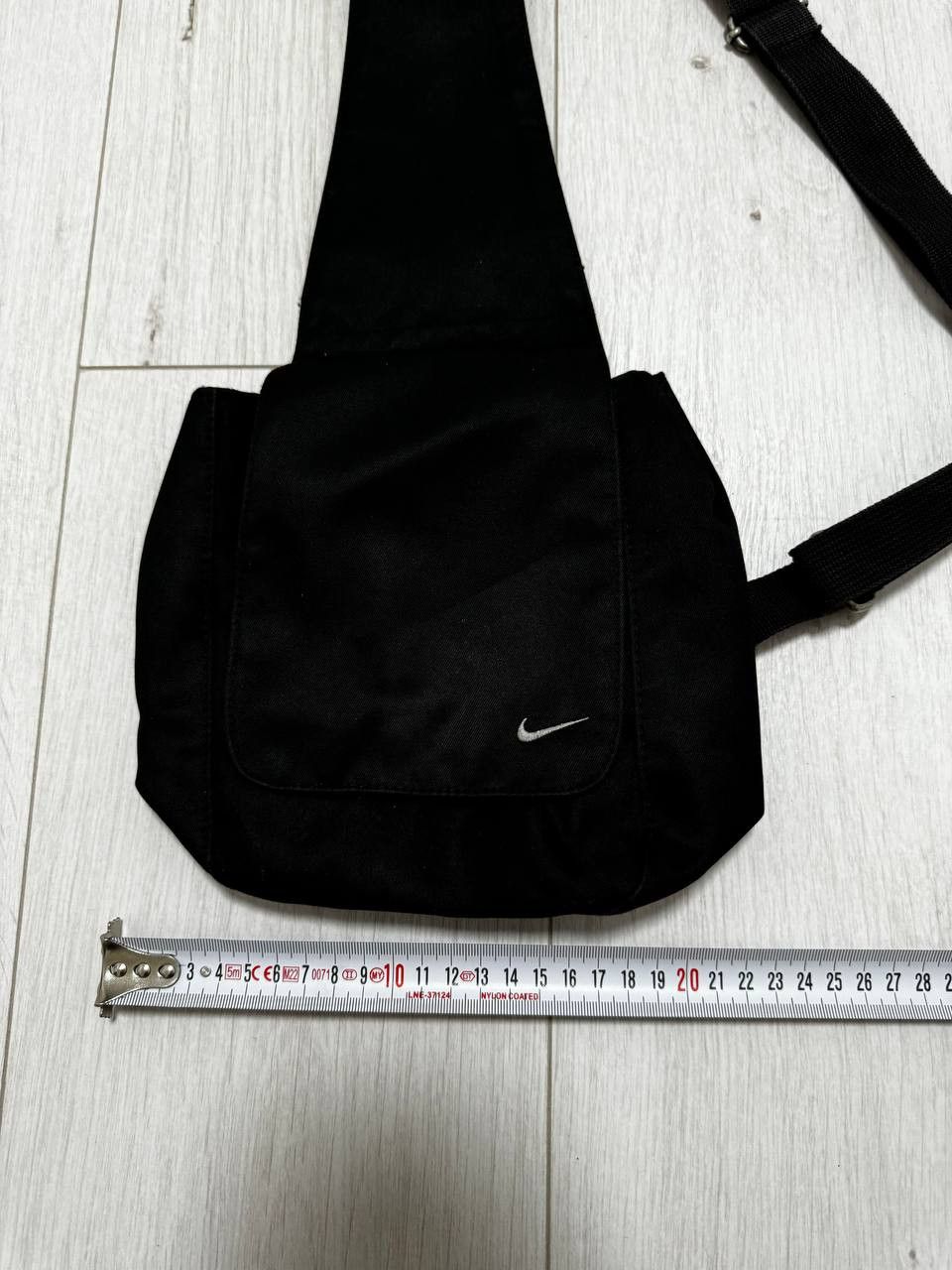 Nike 00s Nike Vintage Basic Logo Black Small Sling Bag Size ONE SIZE - 17 Thumbnail