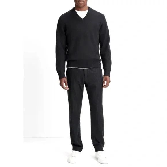 Vince Vince Cashmere V-Neck Sweater Size US S / EU 44-46 / 1 - 1 Thumbnail