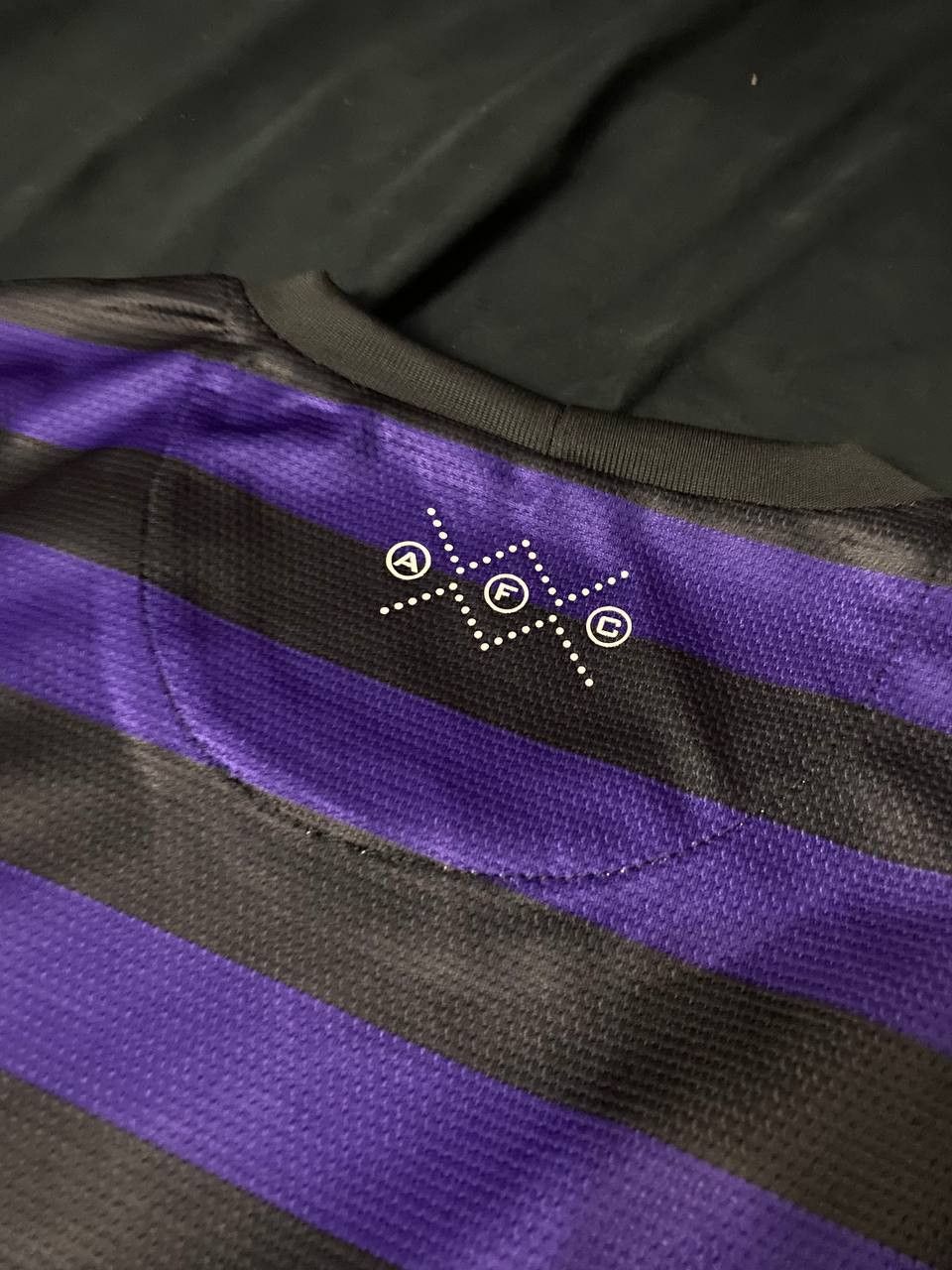 Nike Arsenal away 2012 BNWT Size US L / EU 52-54 / 3 - 8 Thumbnail