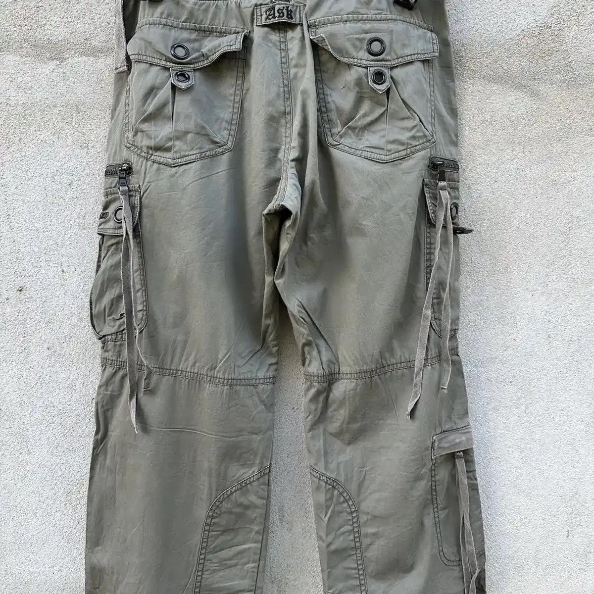 Le Grande Bleu (L.G.B.) RARE‼️ASK EQUIRED BONDAGE PUNK TROUSERS MULTIPOCKET CARGO Size US 30 / EU 46 - 13 Thumbnail