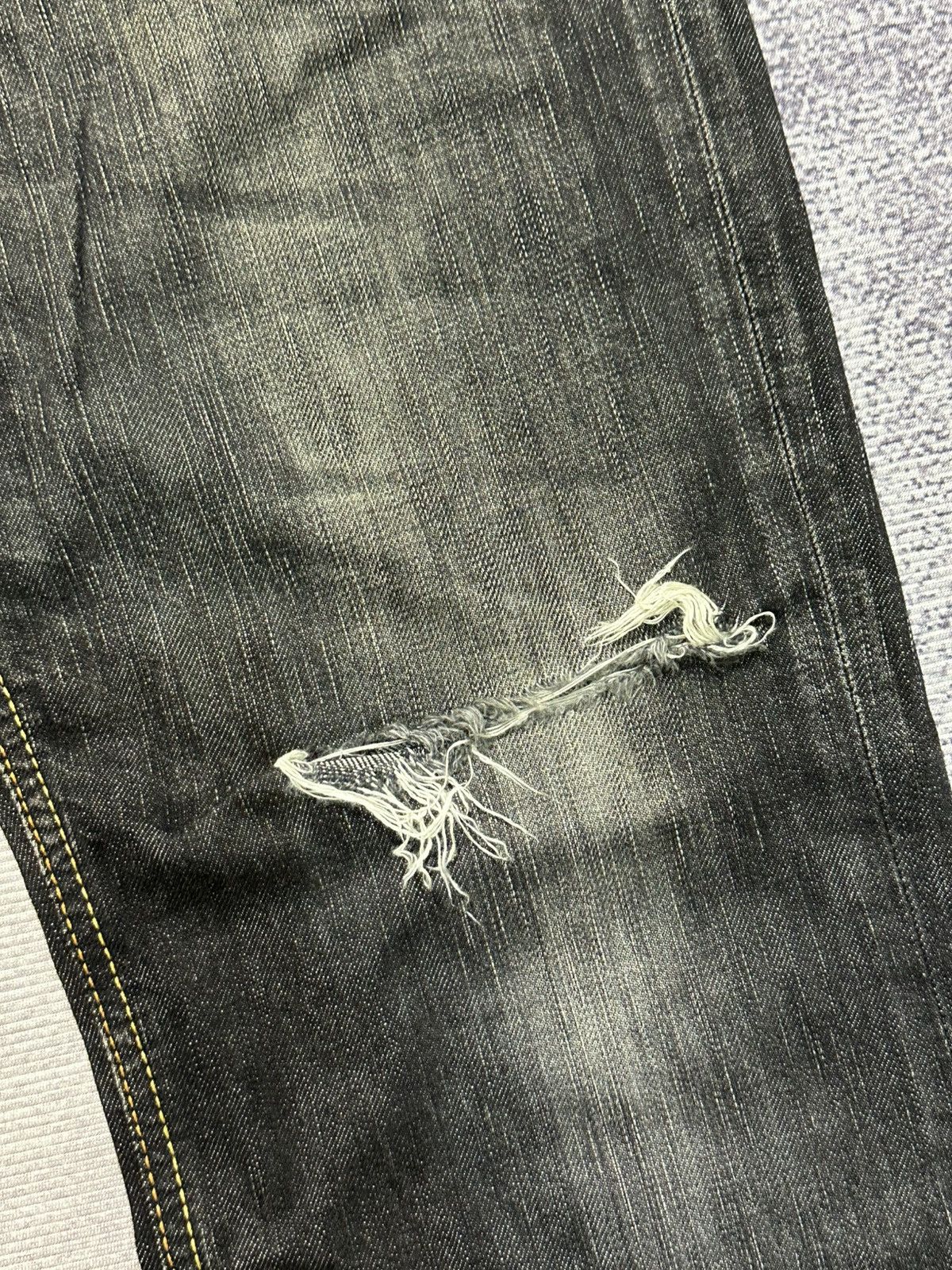Undercover × Uniqlo 2000s Edwin 512 Flare Distressed Washed Denim Size US 32 / EU 48 - 5 Thumbnail