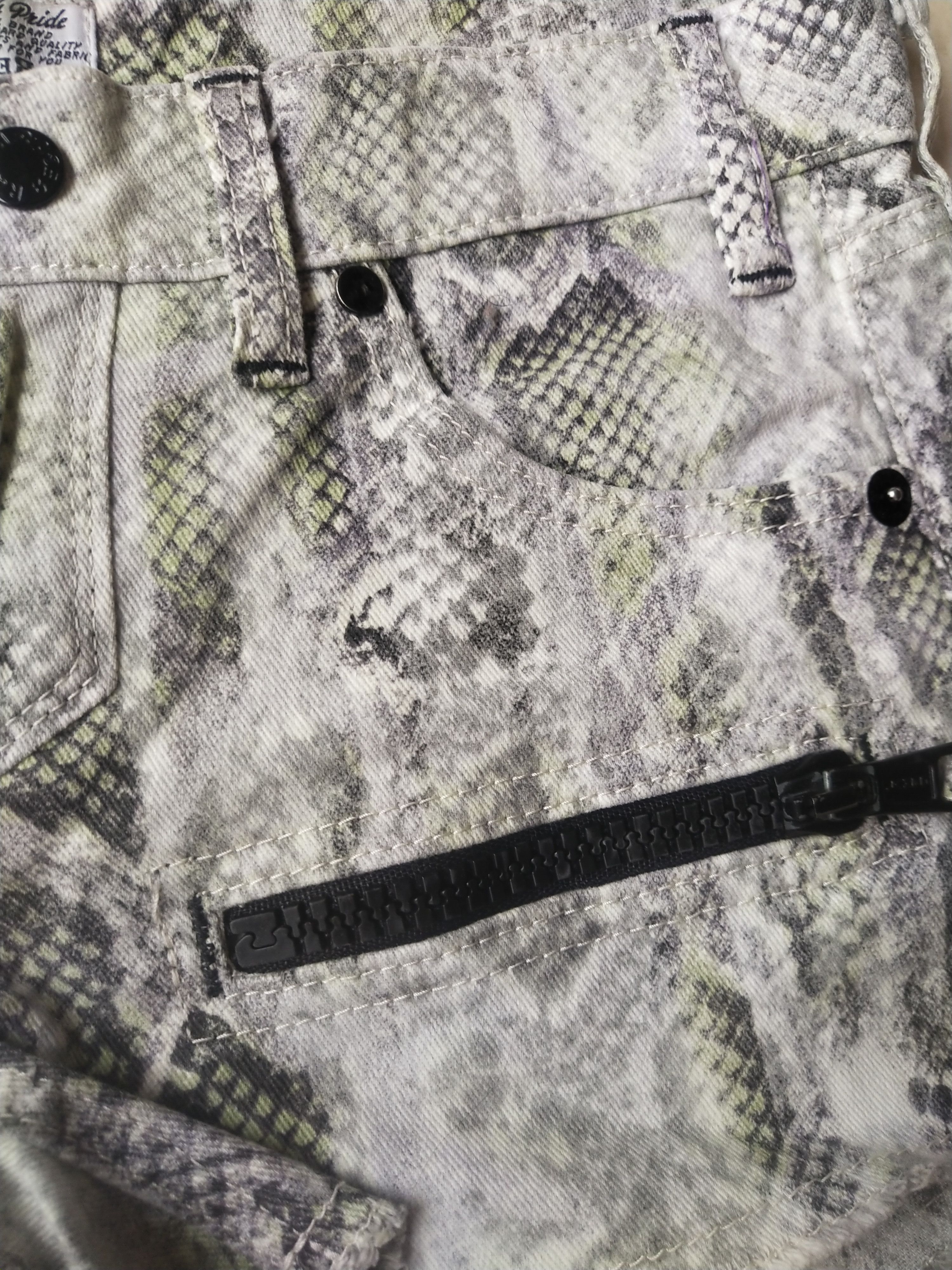 Hysteric Glamour 2000s RA-RE Italy Snakeskin Print Denim Shorts Archive Size 28" / US 6 / IT 42 - 3 Thumbnail