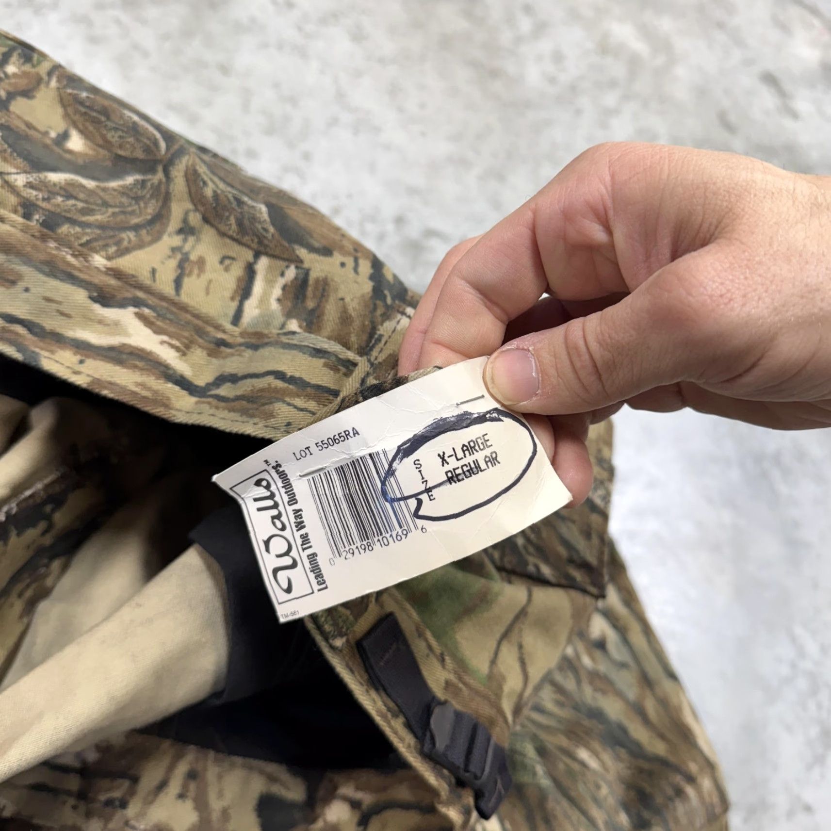 Walls VINTAGE Walls pants Mens XL Regular Camouflage Cargo Workwear Pockets Zipper Fly Hem Drawstring 715 559A Green 31 in Inseam Size US 36 / EU 52 - 4 Thumbnail