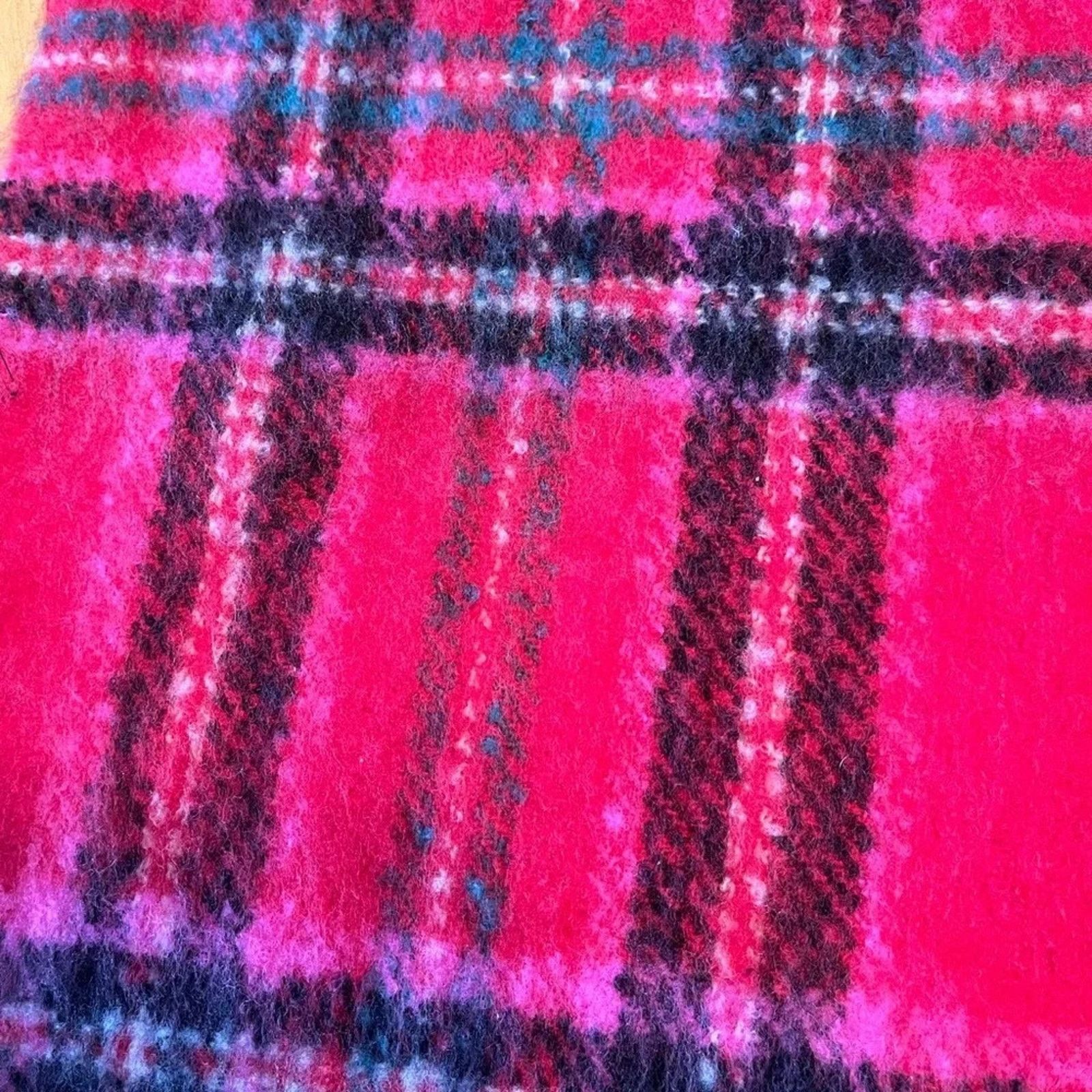 Victoria's Secret Victoria’s Secret scarf, new with tags Size ONE SIZE - 3 Thumbnail