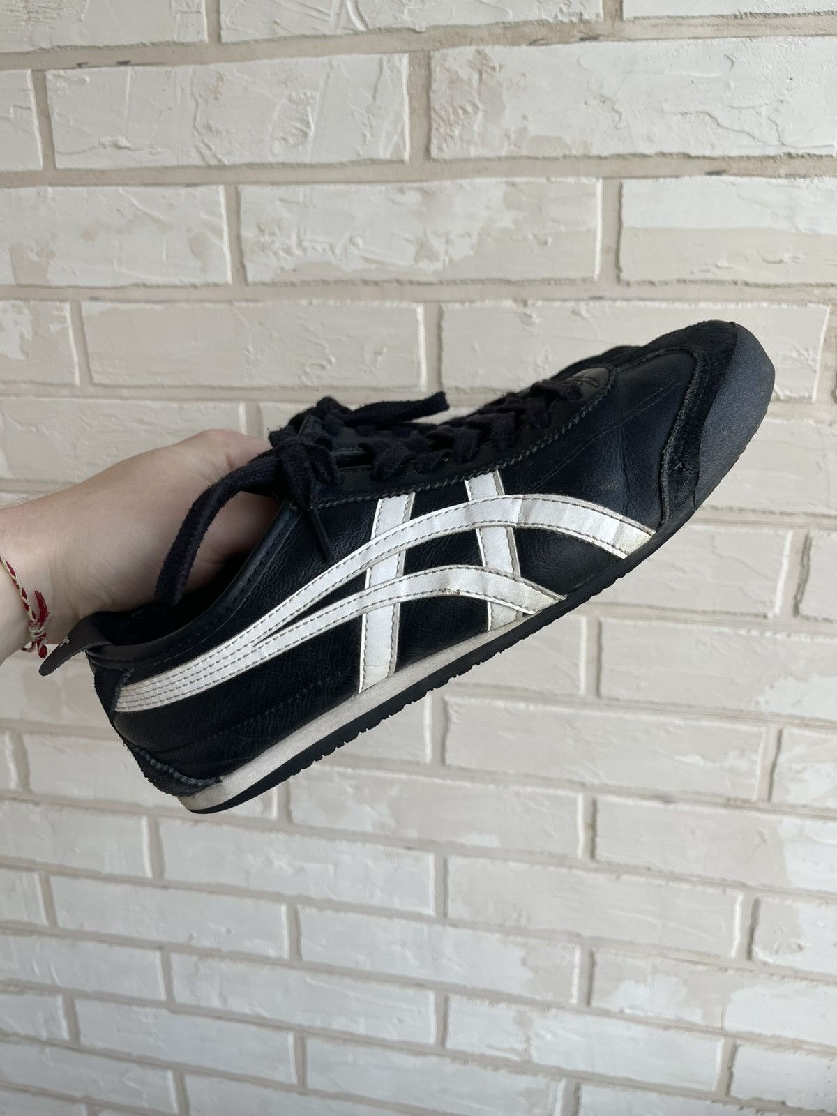 Asics Asics Tiger Onitsuka Leather Vintage Sneakers Size US 7 / EU 40 - 1 Thumbnail