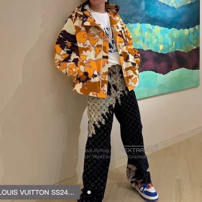 Louis Vuitton Louis Vuitton Map printed hooded assault jacket Size US L / EU 52-54 / 3 - 5 Thumbnail