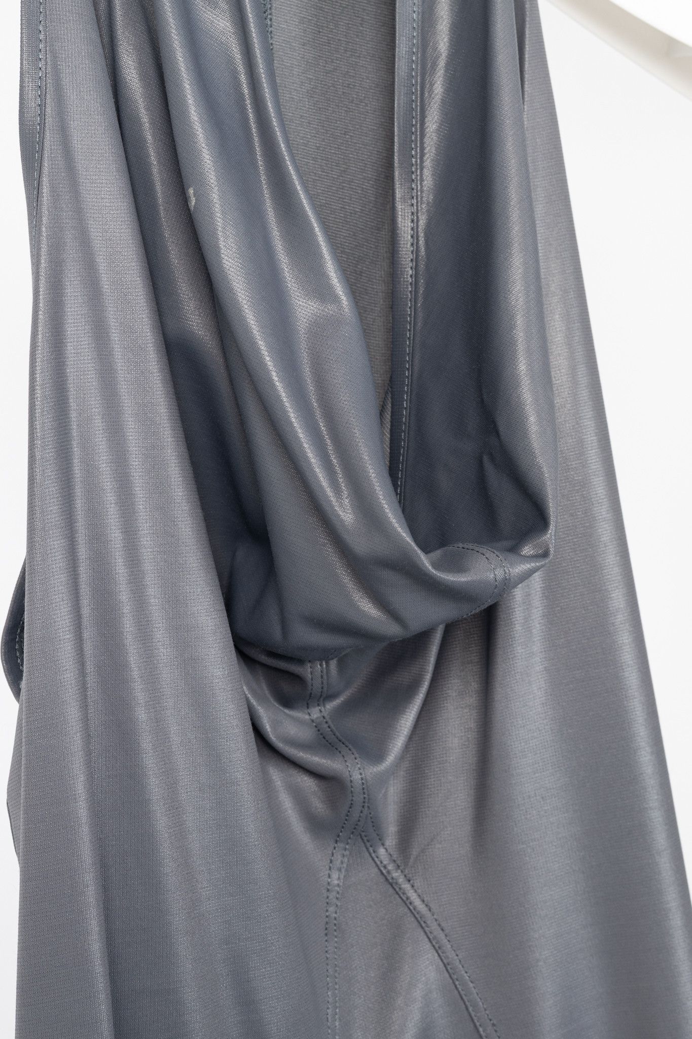 Sarah Pacini Sarah Pacini Shiny Grey Jersey Cowl Tank Size S / US 4 / IT 40 - 5 Thumbnail