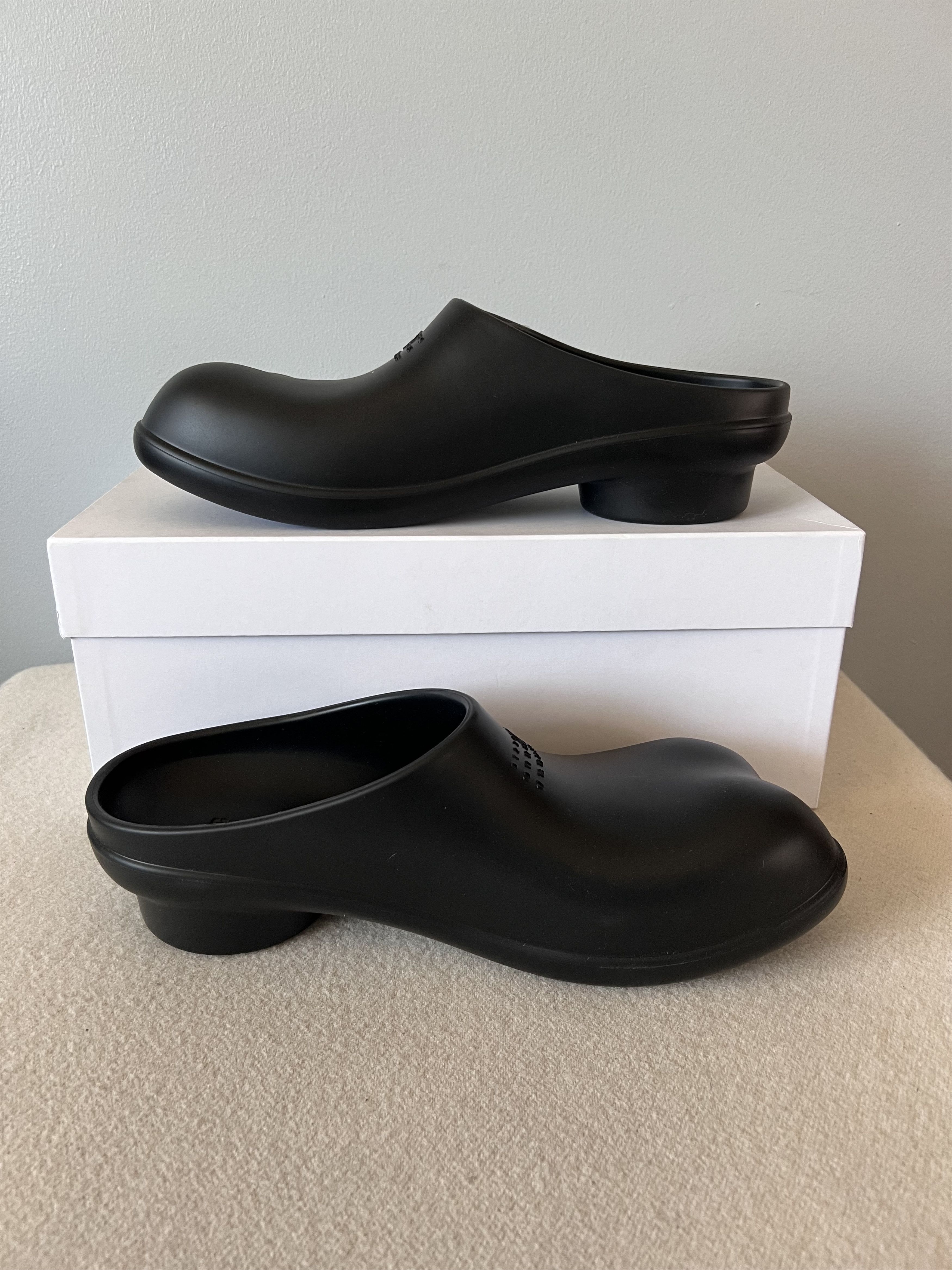 Maison Margiela MM6 Maison Margiela Anatomic EVA Clogs in Black Size US 11 / EU 44 - 3 Thumbnail