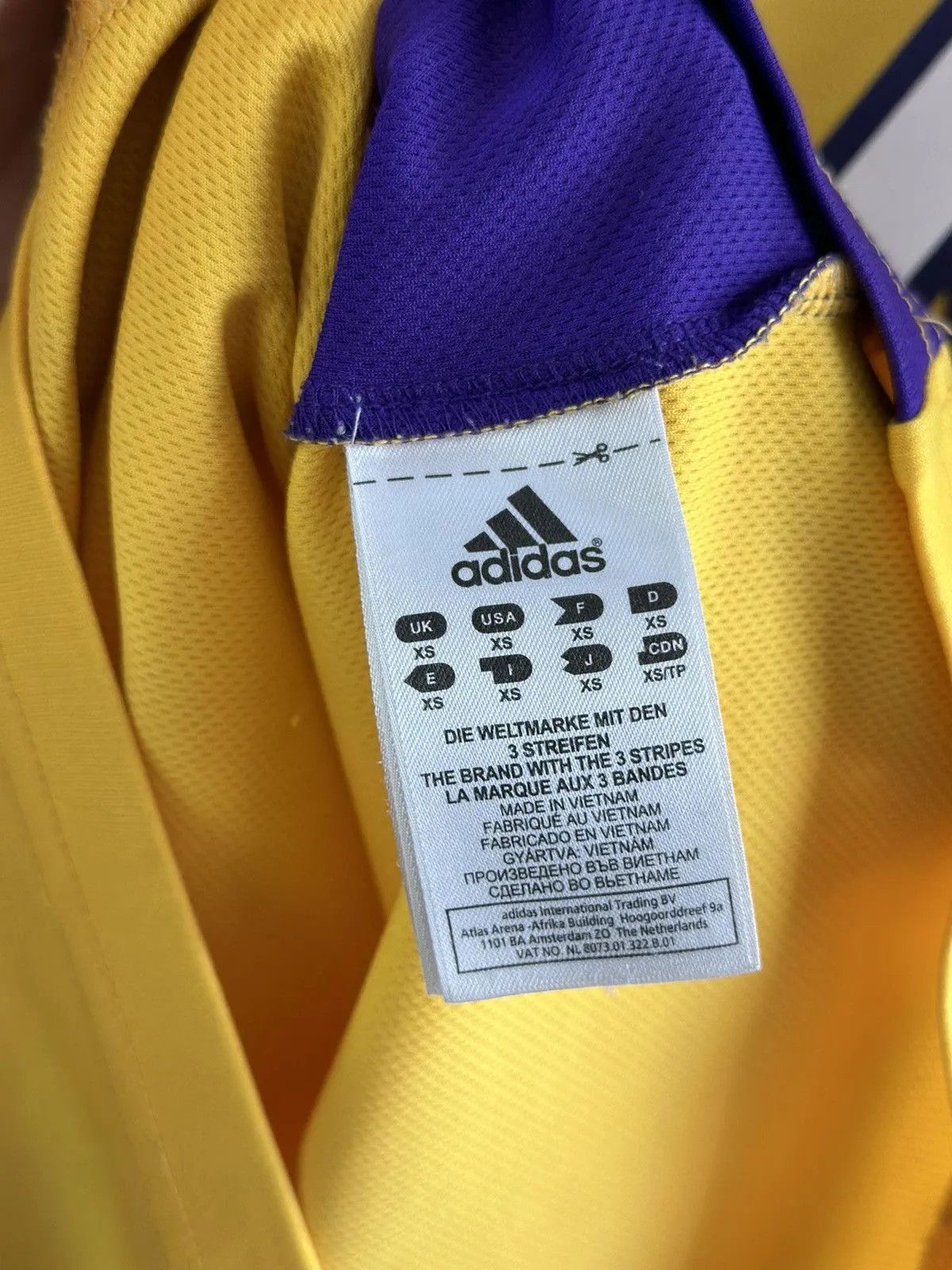 NBA Los Angeles Lakers Basketball Jersey Adidas NBA Kobe BRYANT Size US XS / EU 42 / 0 - 11 Thumbnail
