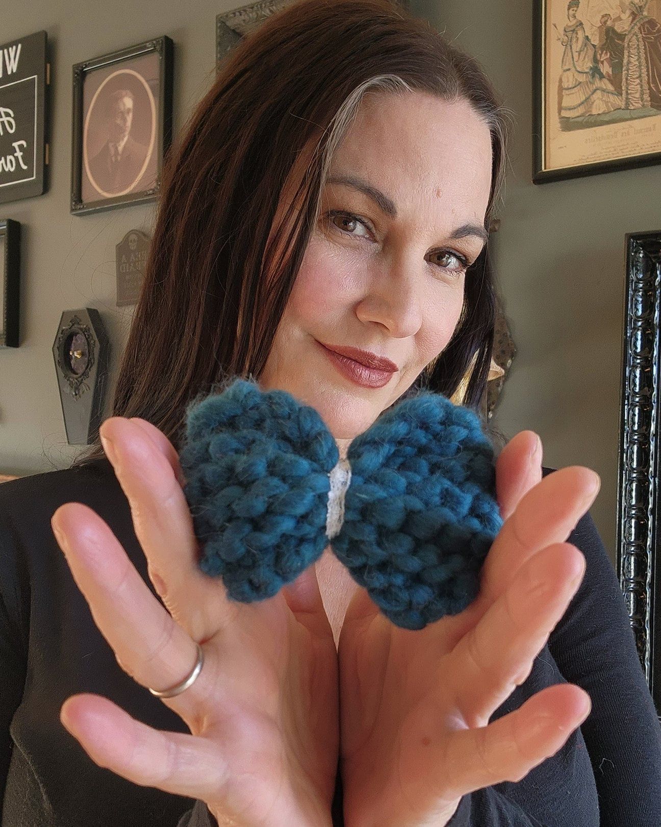 Handmade Hand Knit Hair Bow on Clip, Dark Teal Blue with Vintage Whit Size ONE SIZE - 7 Thumbnail