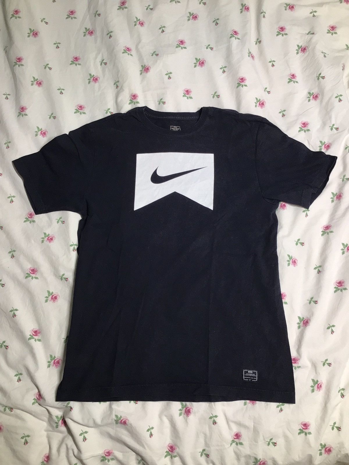 Nike SB Vintage Nike SB t-shirt Size US L / EU 52-54 / 3 - 1 Thumbnail
