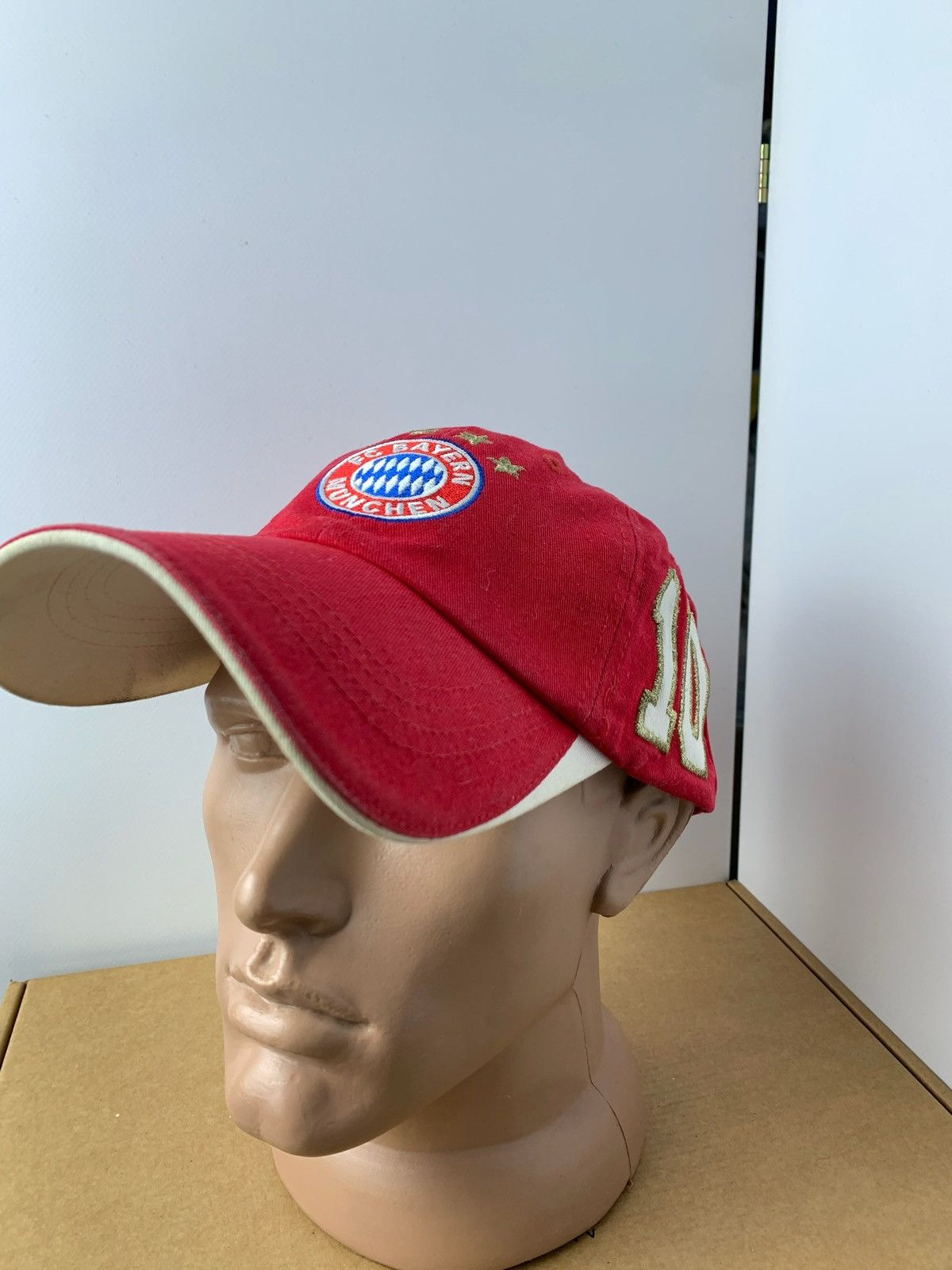 Vintage Vintage Soccer cap 10 robben rare Bayern Munich Size ONE SIZE - 3 Thumbnail
