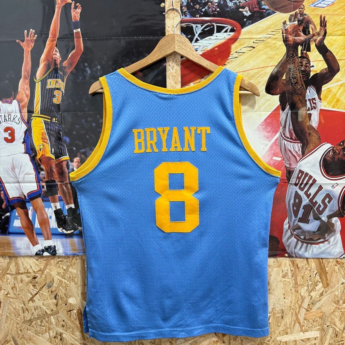 Nike Vintage Minneapolis Lakers 2002 Kobe Bryant #8 Nike Jersey Size US M / EU 48-50 / 2 - 2 Thumbnail