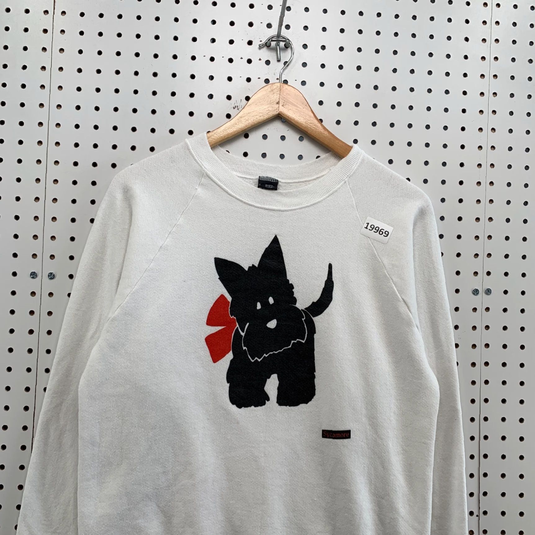 Vintage VINTAGE Terrier Sweatshirt White Adult Large 80s Crew Neck Pullover 20x25.5 DOG Screen Stars Mens Size US L / EU 52-54 / 3 - 3 Thumbnail