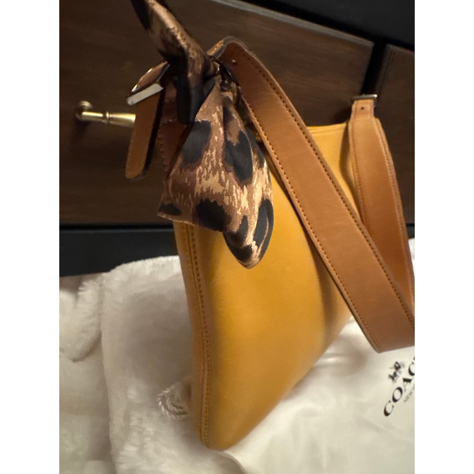 Coach Coach Compact Zip Shoulder Bag Tan Brown Size ONE SIZE - 7 Thumbnail